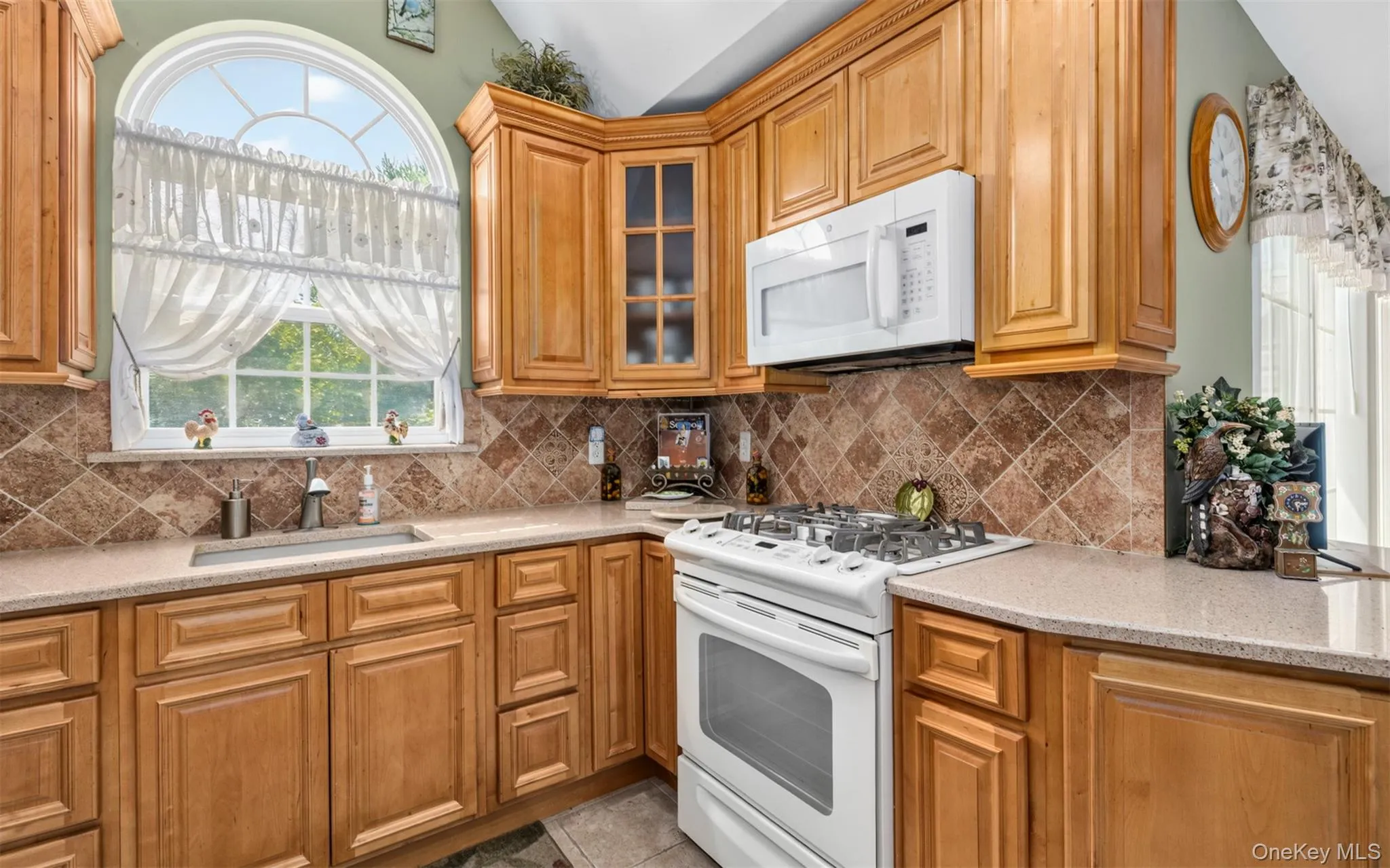 110 Joseph Lane, Huntington, NY, 2 Bedrooms Bedrooms, 6 Rooms Rooms,2 BathroomsBathrooms,Residential,For Rent,Joseph,0,1037489 110 Joseph Lane, Huntington, NY, 2 Bedrooms Bedrooms, 6 Rooms Rooms,2 BathroomsBathrooms,Residential,For Rent,Joseph,0,1037489