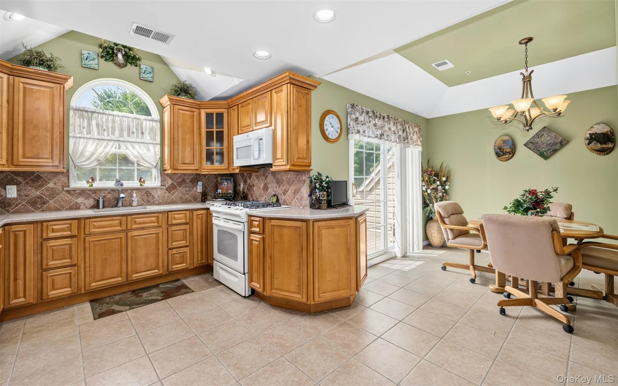 110 Joseph Lane, Huntington, NY, 2 Bedrooms Bedrooms, 6 Rooms Rooms,2 BathroomsBathrooms,Residential,For Rent,Joseph,0,1037489 110 Joseph Lane, Huntington, NY, 2 Bedrooms Bedrooms, 6 Rooms Rooms,2 BathroomsBathrooms,Residential,For Rent,Joseph,0,1037489