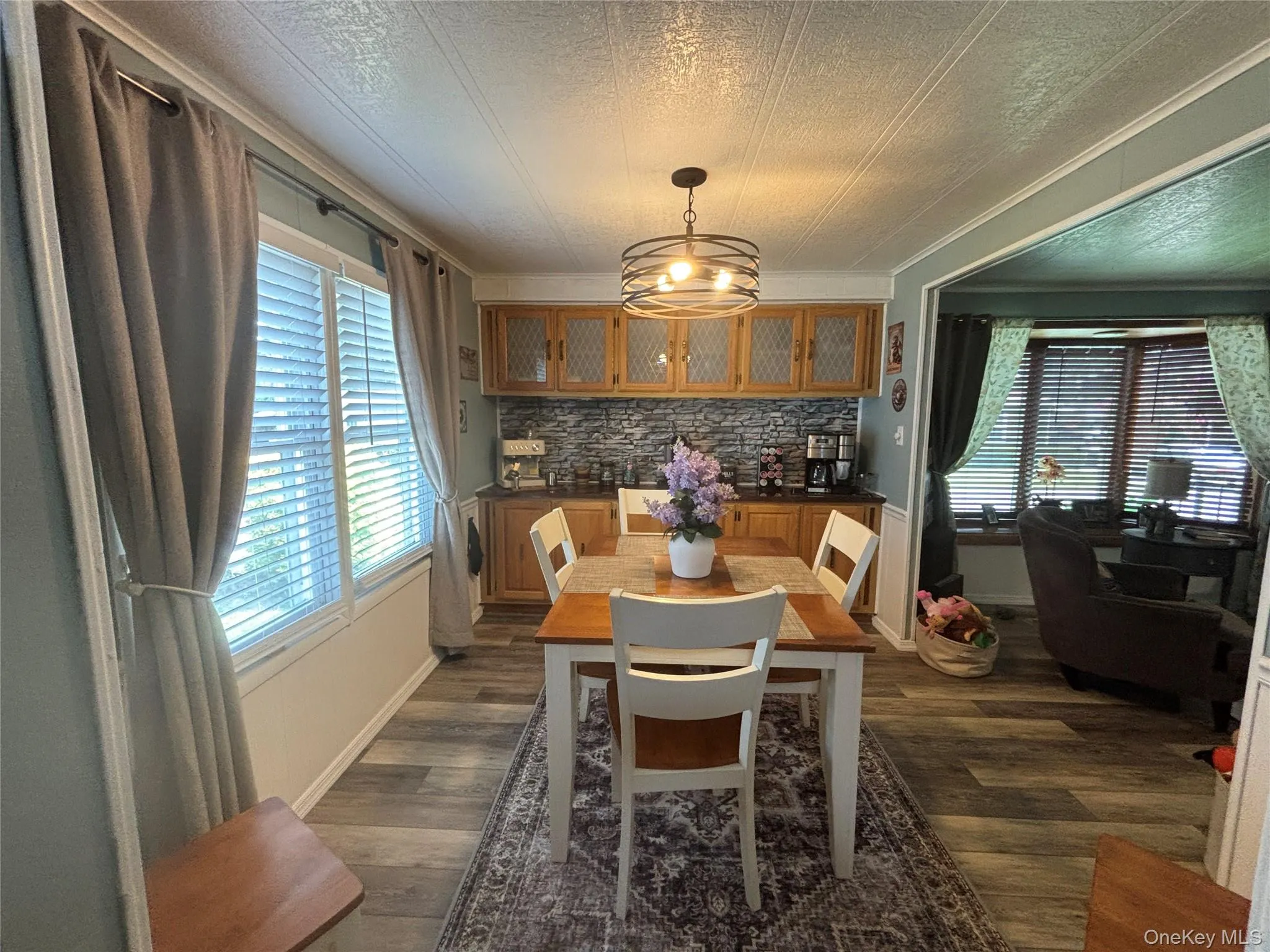 1661 Old Country Road, Riverhead, NY, 2 Bedrooms Bedrooms, 9 Rooms Rooms,2 BathroomsBathrooms,Residential,For Rent,Old Country,0,1037492 1661 Old Country Road, Riverhead, NY, 2 Bedrooms Bedrooms, 9 Rooms Rooms,2 BathroomsBathrooms,Residential,For Rent,Old Country,0,1037492