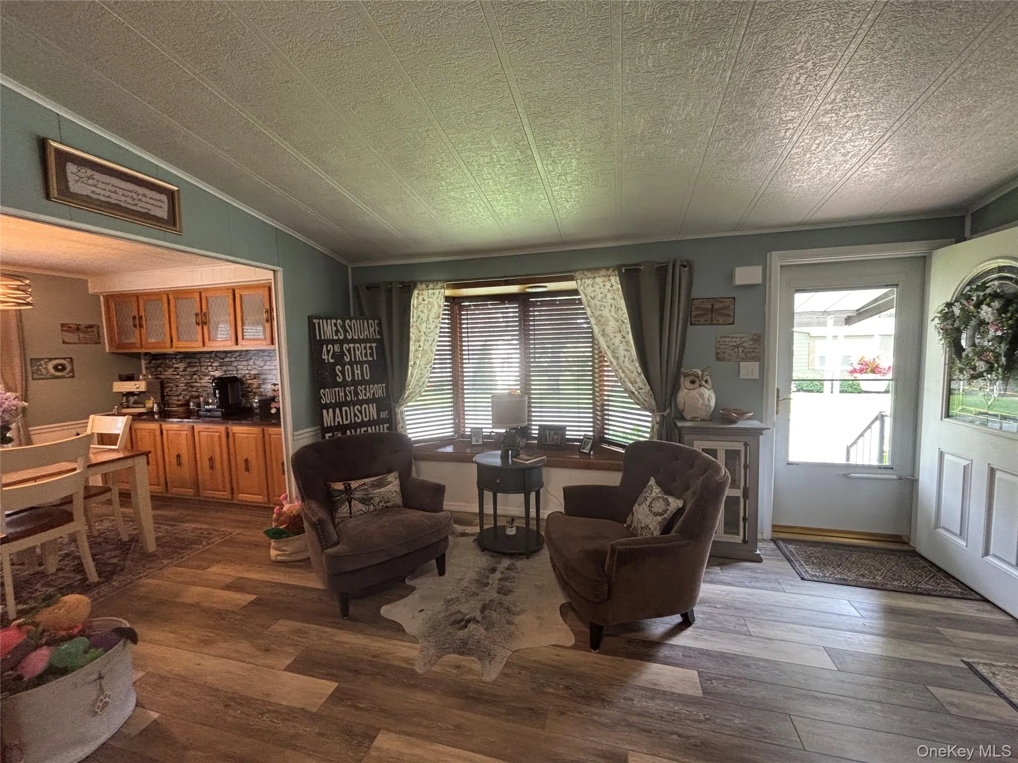 1661 Old Country Road, Riverhead, NY, 2 Bedrooms Bedrooms, 9 Rooms Rooms,2 BathroomsBathrooms,Residential,For Rent,Old Country,0,1037492 1661 Old Country Road, Riverhead, NY, 2 Bedrooms Bedrooms, 9 Rooms Rooms,2 BathroomsBathrooms,Residential,For Rent,Old Country,0,1037492