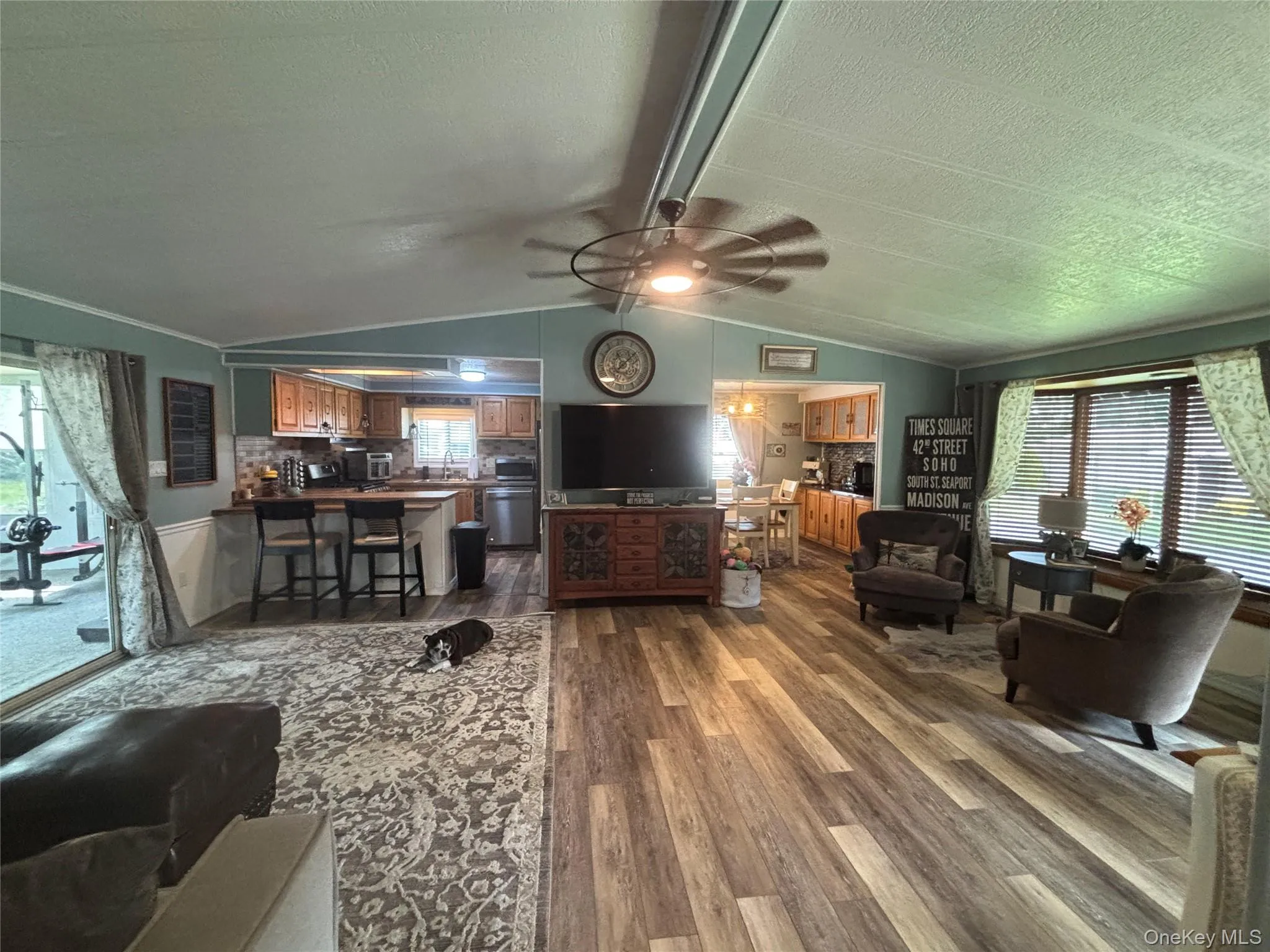 1661 Old Country Road, Riverhead, NY, 2 Bedrooms Bedrooms, 9 Rooms Rooms,2 BathroomsBathrooms,Residential,For Rent,Old Country,0,1037492 1661 Old Country Road, Riverhead, NY, 2 Bedrooms Bedrooms, 9 Rooms Rooms,2 BathroomsBathrooms,Residential,For Rent,Old Country,0,1037492