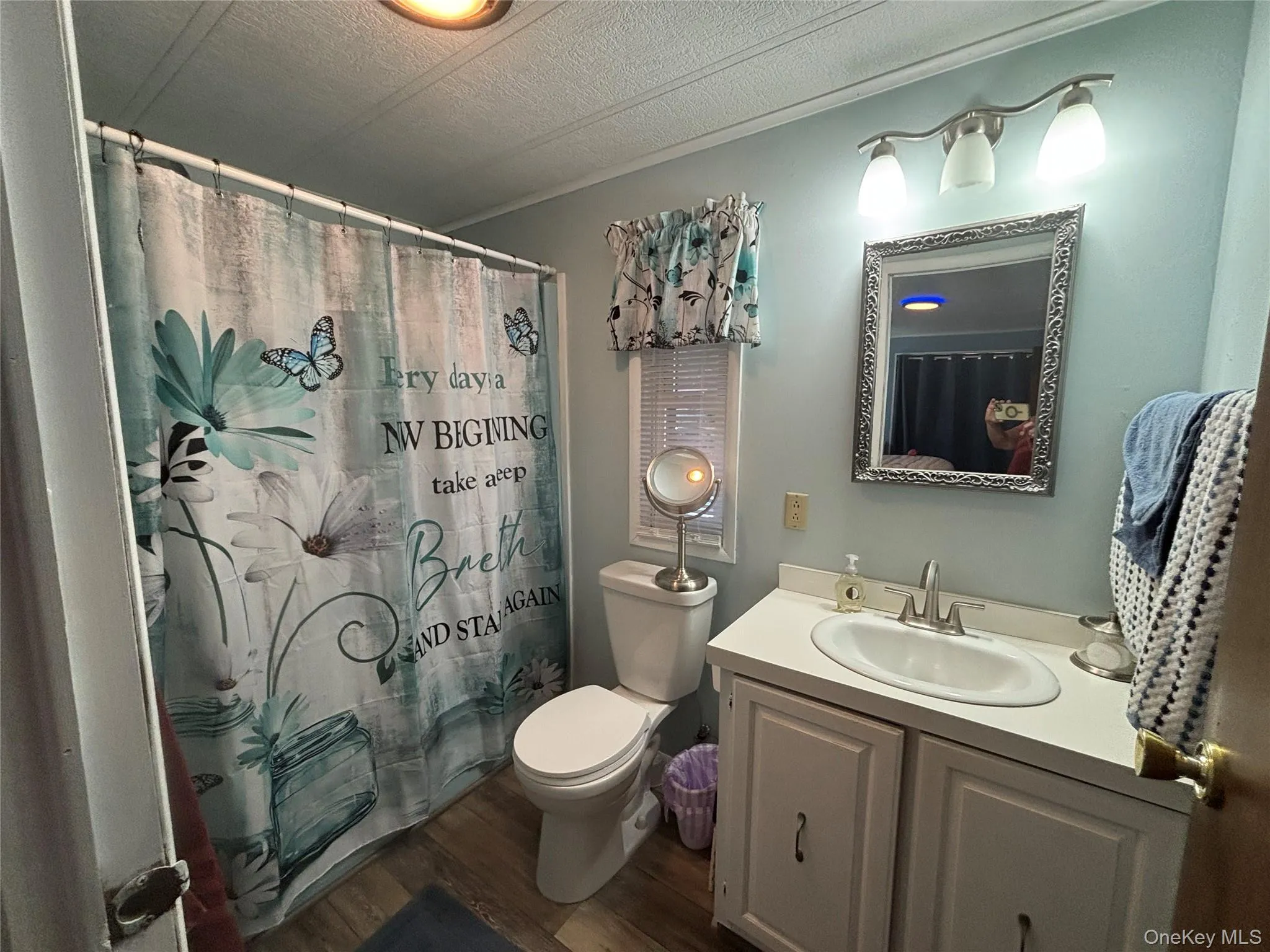 1661 Old Country Road, Riverhead, NY, 2 Bedrooms Bedrooms, 9 Rooms Rooms,2 BathroomsBathrooms,Residential,For Rent,Old Country,0,1037492 1661 Old Country Road, Riverhead, NY, 2 Bedrooms Bedrooms, 9 Rooms Rooms,2 BathroomsBathrooms,Residential,For Rent,Old Country,0,1037492