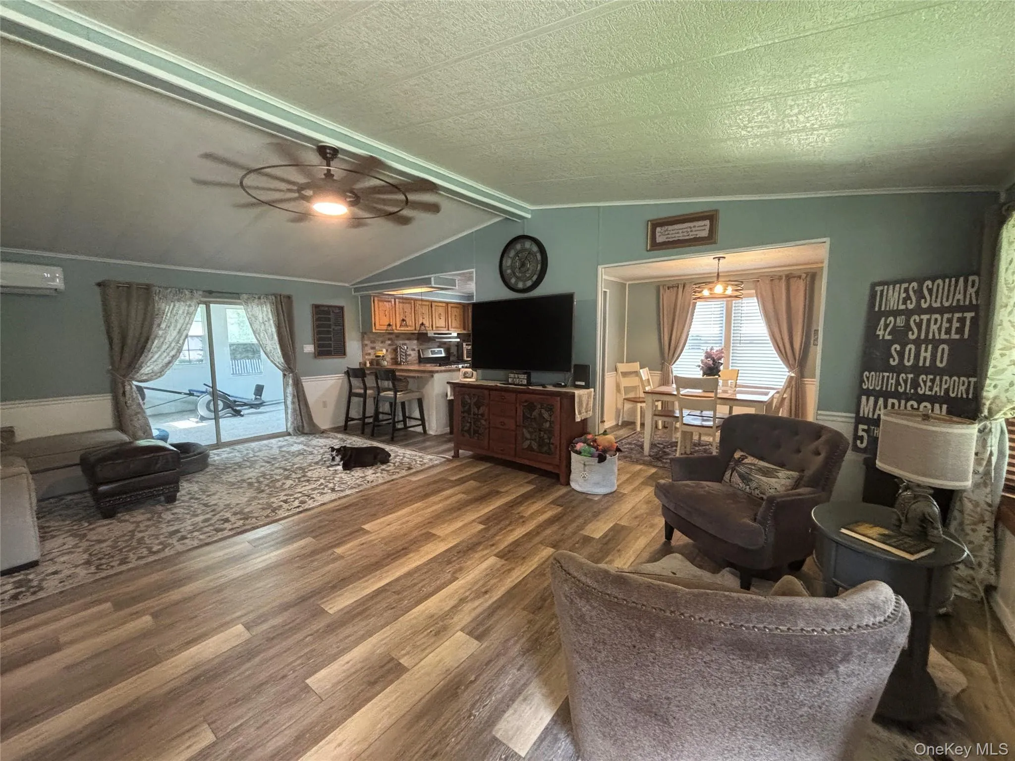 1661 Old Country Road, Riverhead, NY, 2 Bedrooms Bedrooms, 9 Rooms Rooms,2 BathroomsBathrooms,Residential,For Rent,Old Country,0,1037492 1661 Old Country Road, Riverhead, NY, 2 Bedrooms Bedrooms, 9 Rooms Rooms,2 BathroomsBathrooms,Residential,For Rent,Old Country,0,1037492