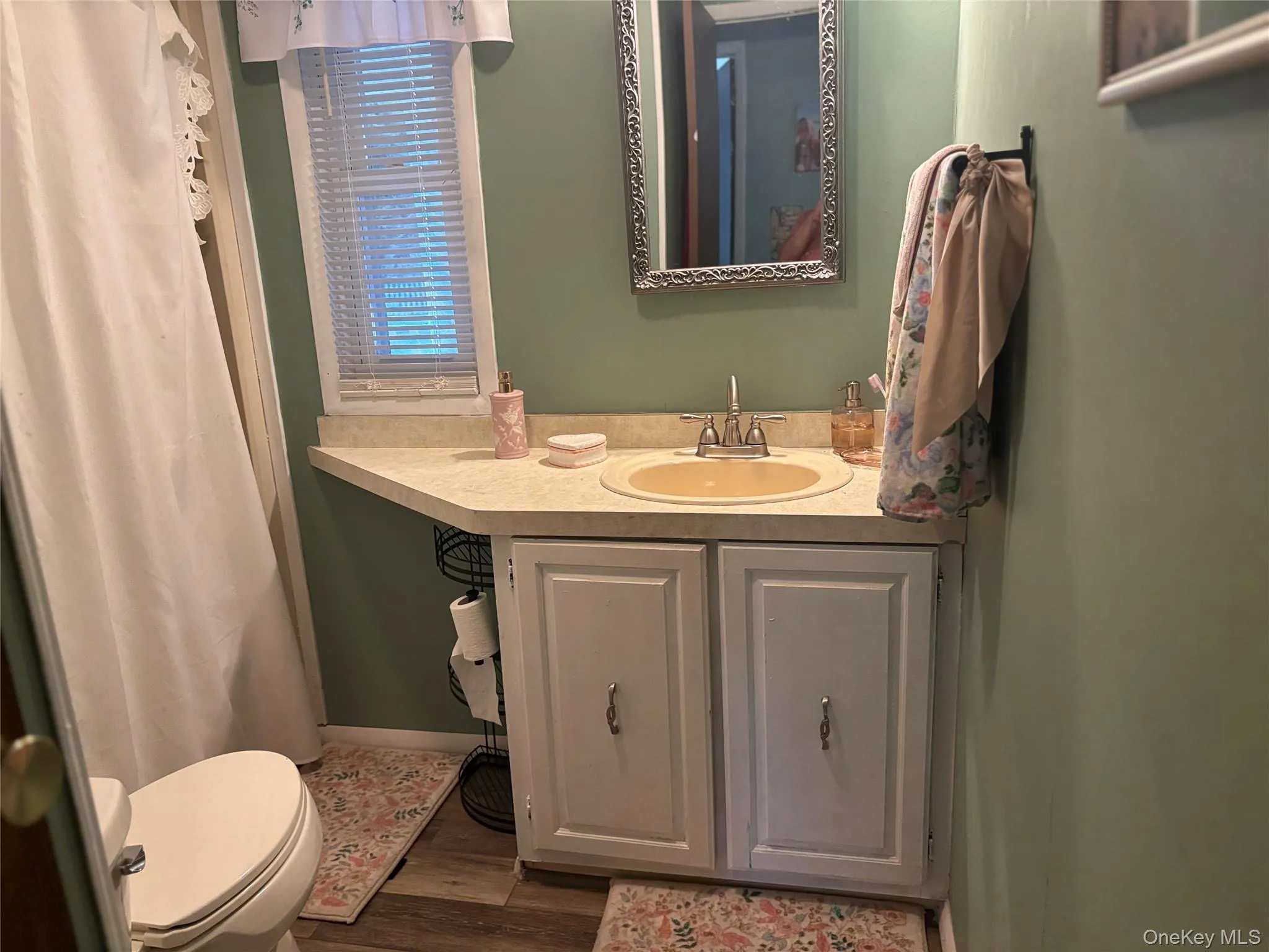 1661 Old Country Road, Riverhead, NY, 2 Bedrooms Bedrooms, 9 Rooms Rooms,2 BathroomsBathrooms,Residential,For Rent,Old Country,0,1037492 1661 Old Country Road, Riverhead, NY, 2 Bedrooms Bedrooms, 9 Rooms Rooms,2 BathroomsBathrooms,Residential,For Rent,Old Country,0,1037492