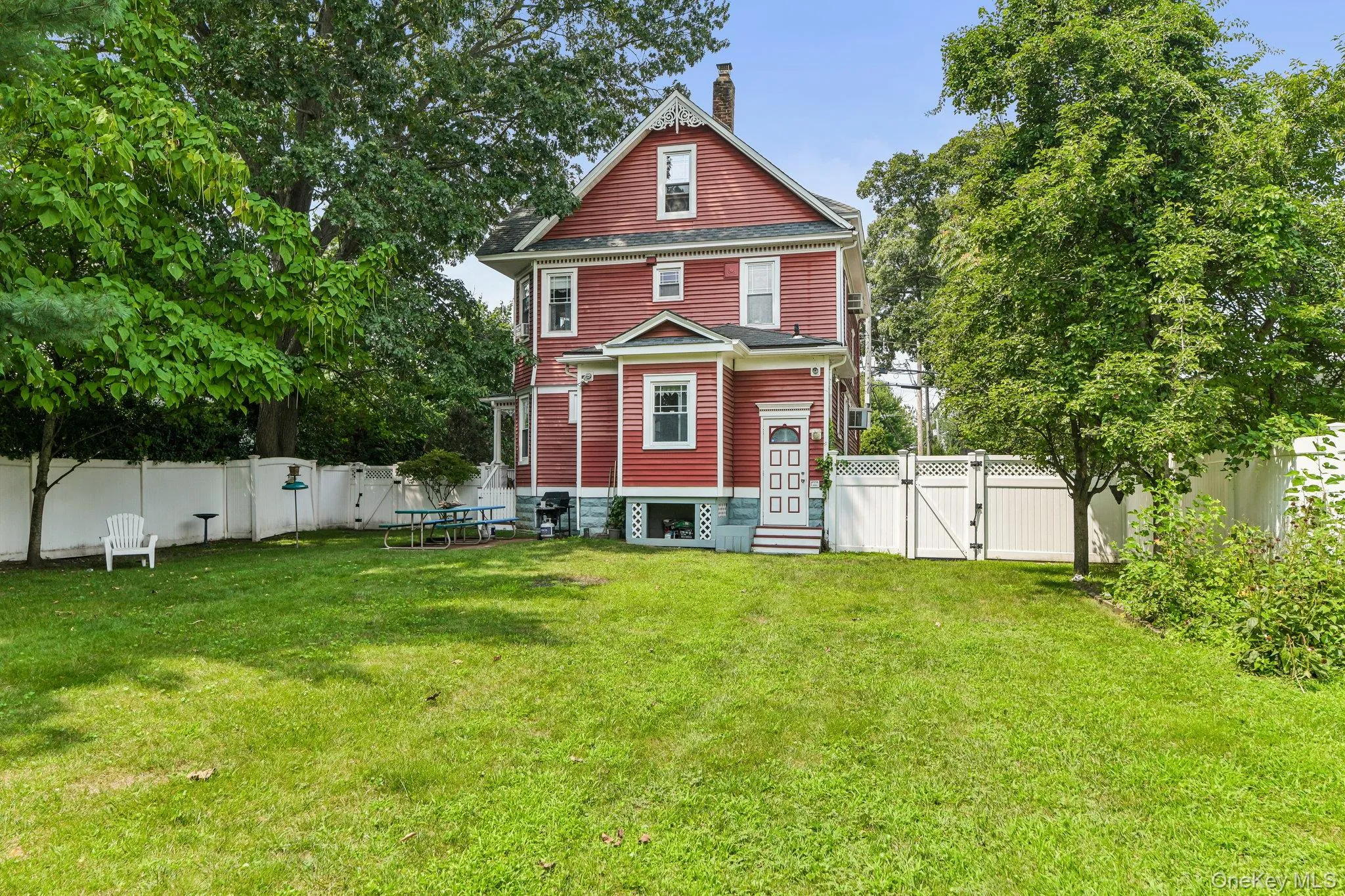 35 Lee Avenue, Hempstead, NY, 3 Bedrooms Bedrooms, 8 Rooms Rooms,2 BathroomsBathrooms,Residential,For Rent,Lee,0,1037496 35 Lee Avenue, Hempstead, NY, 3 Bedrooms Bedrooms, 8 Rooms Rooms,2 BathroomsBathrooms,Residential,For Rent,Lee,0,1037496
