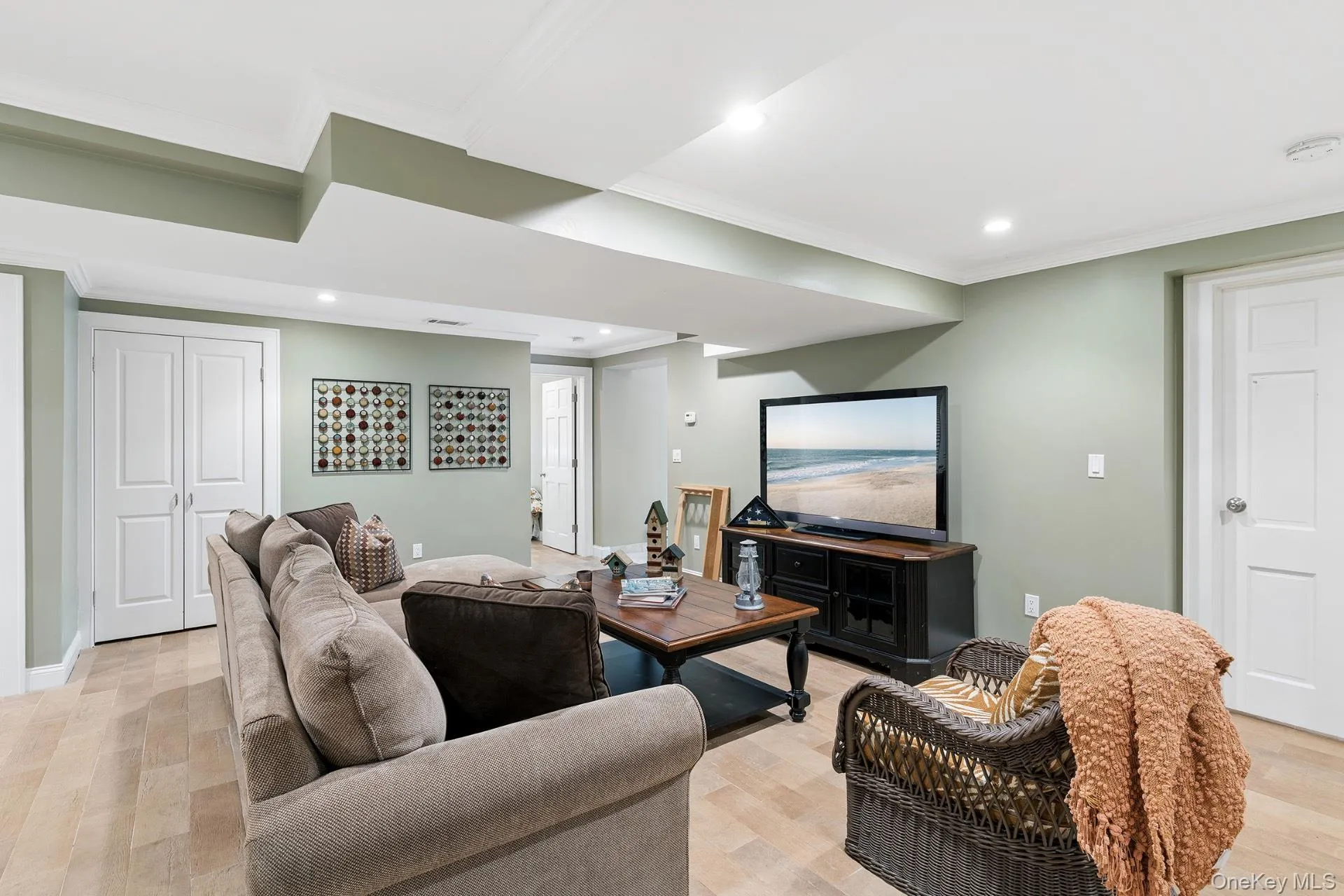 245 Meadows, Southampton, NY, 5 Bedrooms Bedrooms, 9 Rooms Rooms,4 BathroomsBathrooms,Residential,For Rent,Meadows,0,1037500 245 Meadows, Southampton, NY, 5 Bedrooms Bedrooms, 9 Rooms Rooms,4 BathroomsBathrooms,Residential,For Rent,Meadows,0,1037500