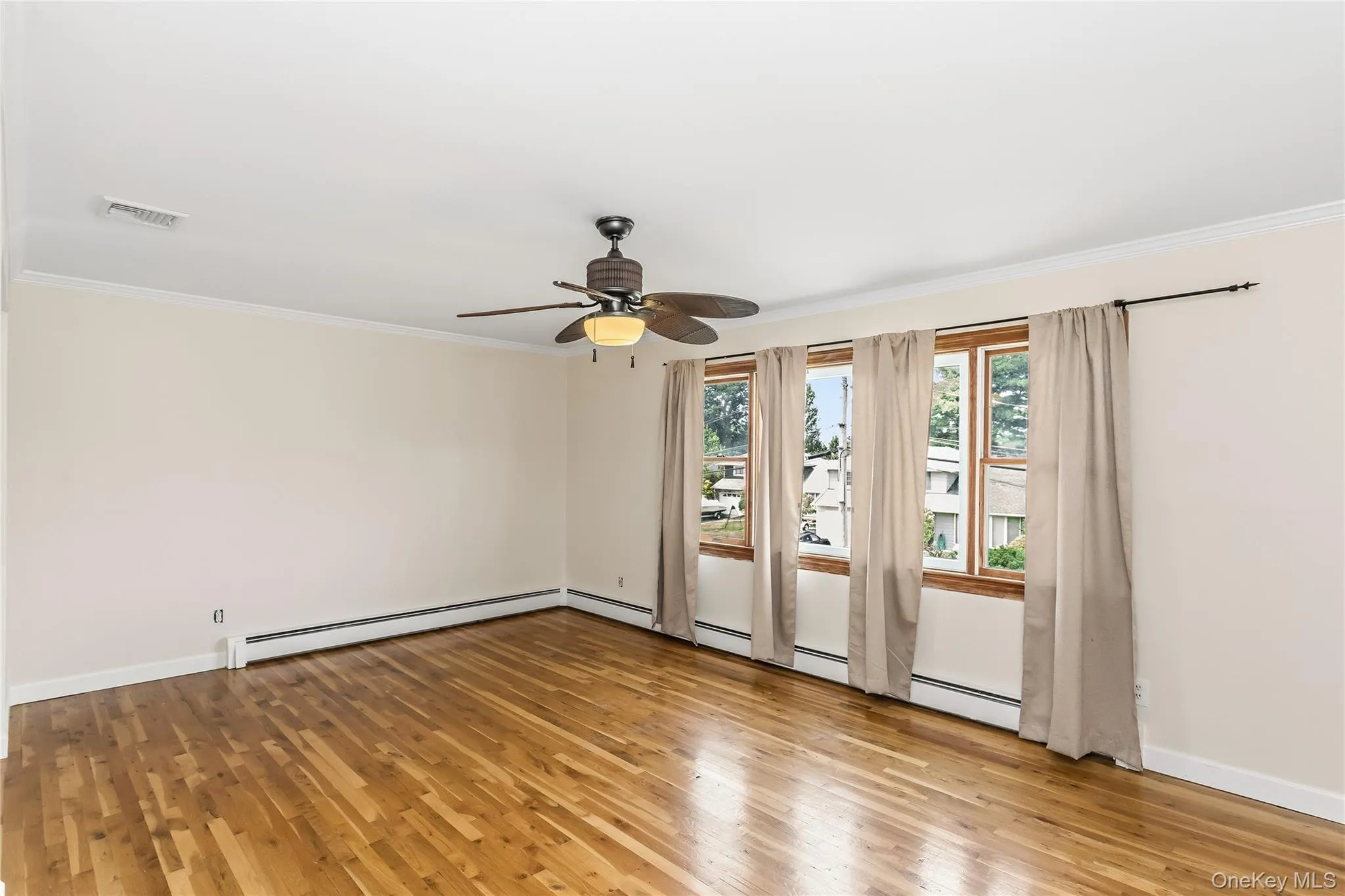 1761 Harold Avenue, Hempstead, NY, 3 Bedrooms Bedrooms, 12 Rooms Rooms,3 BathroomsBathrooms,Residential,For Rent,Harold,0,1037501 1761 Harold Avenue, Hempstead, NY, 3 Bedrooms Bedrooms, 12 Rooms Rooms,3 BathroomsBathrooms,Residential,For Rent,Harold,0,1037501