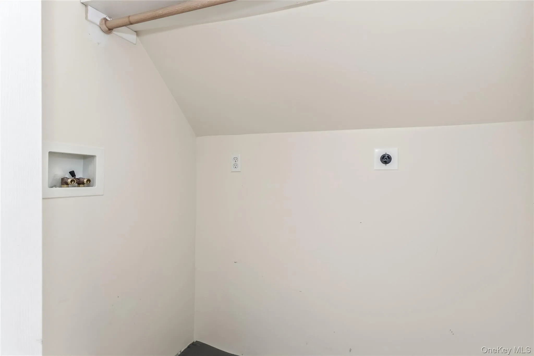 1761 Harold Avenue, Hempstead, NY, 3 Bedrooms Bedrooms, 12 Rooms Rooms,3 BathroomsBathrooms,Residential,For Rent,Harold,0,1037501 1761 Harold Avenue, Hempstead, NY, 3 Bedrooms Bedrooms, 12 Rooms Rooms,3 BathroomsBathrooms,Residential,For Rent,Harold,0,1037501