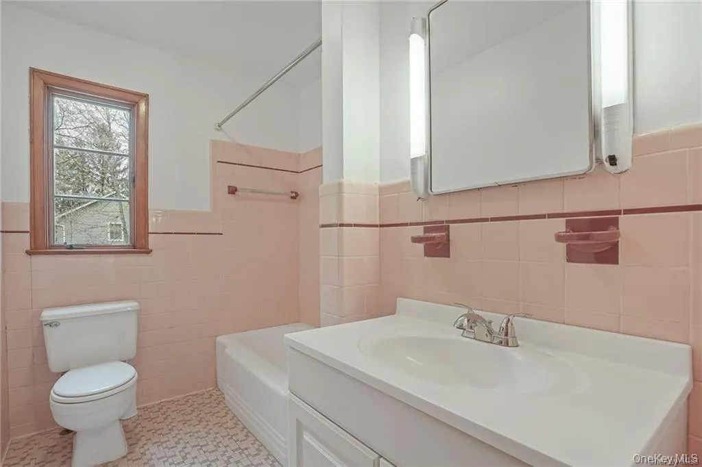 17 Brookside Avenue, Ramapo, NY, 2 Bedrooms Bedrooms, 6 Rooms Rooms,1 BathroomBathrooms,Residential Lease,For Rent,Brookside,0,1037505 17 Brookside Avenue, Ramapo, NY, 2 Bedrooms Bedrooms, 6 Rooms Rooms,1 BathroomBathrooms,Residential Lease,For Rent,Brookside,0,1037505