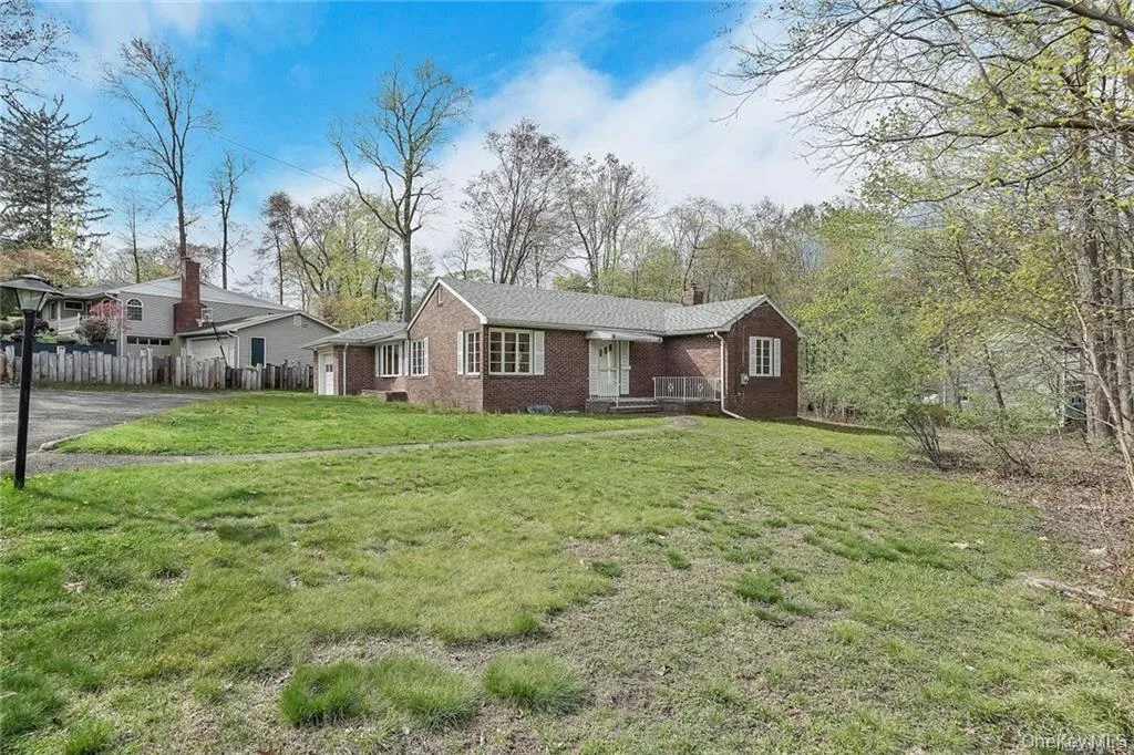 17 Brookside Avenue, Ramapo, NY, 2 Bedrooms Bedrooms, 6 Rooms Rooms,1 BathroomBathrooms,Residential Lease,For Rent,Brookside,0,1037505 17 Brookside Avenue, Ramapo, NY, 2 Bedrooms Bedrooms, 6 Rooms Rooms,1 BathroomBathrooms,Residential Lease,For Rent,Brookside,0,1037505