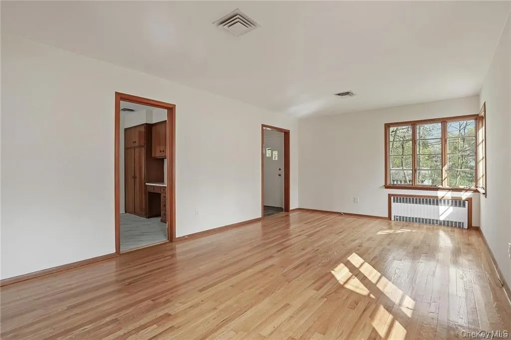 17 Brookside Avenue, Ramapo, NY, 2 Bedrooms Bedrooms, 6 Rooms Rooms,1 BathroomBathrooms,Residential Lease,For Rent,Brookside,0,1037505 17 Brookside Avenue, Ramapo, NY, 2 Bedrooms Bedrooms, 6 Rooms Rooms,1 BathroomBathrooms,Residential Lease,For Rent,Brookside,0,1037505