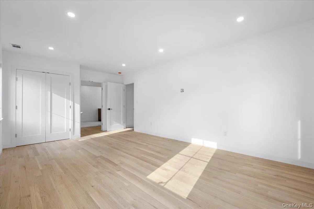 5 Bevan Place, Eastchester, NY, 5 Bedrooms Bedrooms, 9 Rooms Rooms,4 BathroomsBathrooms,Residential,For Rent,Bevan,0,1037512 5 Bevan Place, Eastchester, NY, 5 Bedrooms Bedrooms, 9 Rooms Rooms,4 BathroomsBathrooms,Residential,For Rent,Bevan,0,1037512
