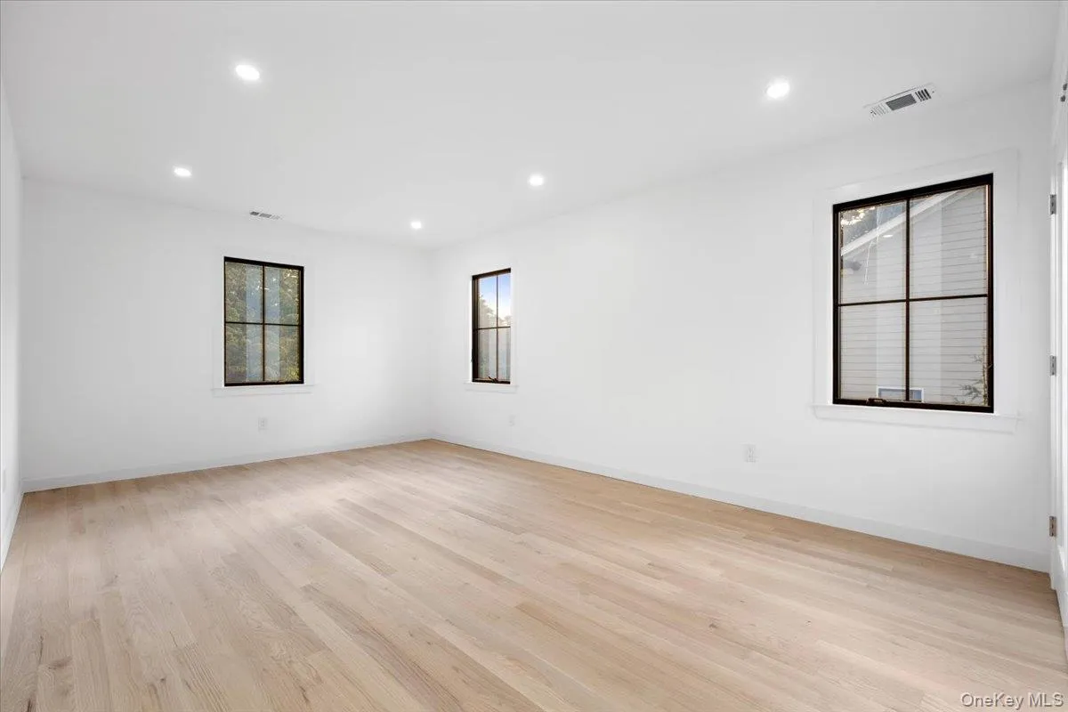 5 Bevan Place, Eastchester, NY, 5 Bedrooms Bedrooms, 9 Rooms Rooms,4 BathroomsBathrooms,Residential,For Rent,Bevan,0,1037512 5 Bevan Place, Eastchester, NY, 5 Bedrooms Bedrooms, 9 Rooms Rooms,4 BathroomsBathrooms,Residential,For Rent,Bevan,0,1037512