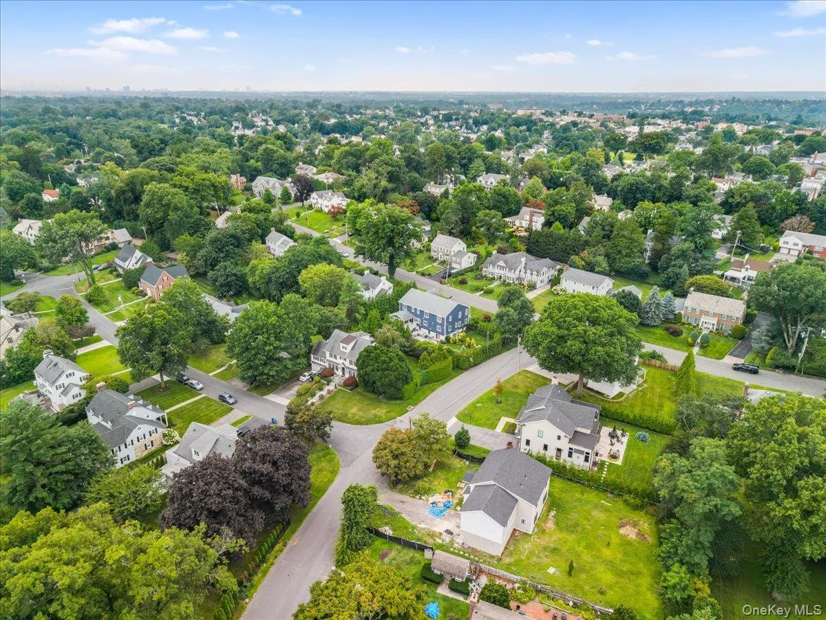 5 Bevan Place, Eastchester, NY, 5 Bedrooms Bedrooms, 9 Rooms Rooms,4 BathroomsBathrooms,Residential,For Rent,Bevan,0,1037512 5 Bevan Place, Eastchester, NY, 5 Bedrooms Bedrooms, 9 Rooms Rooms,4 BathroomsBathrooms,Residential,For Rent,Bevan,0,1037512