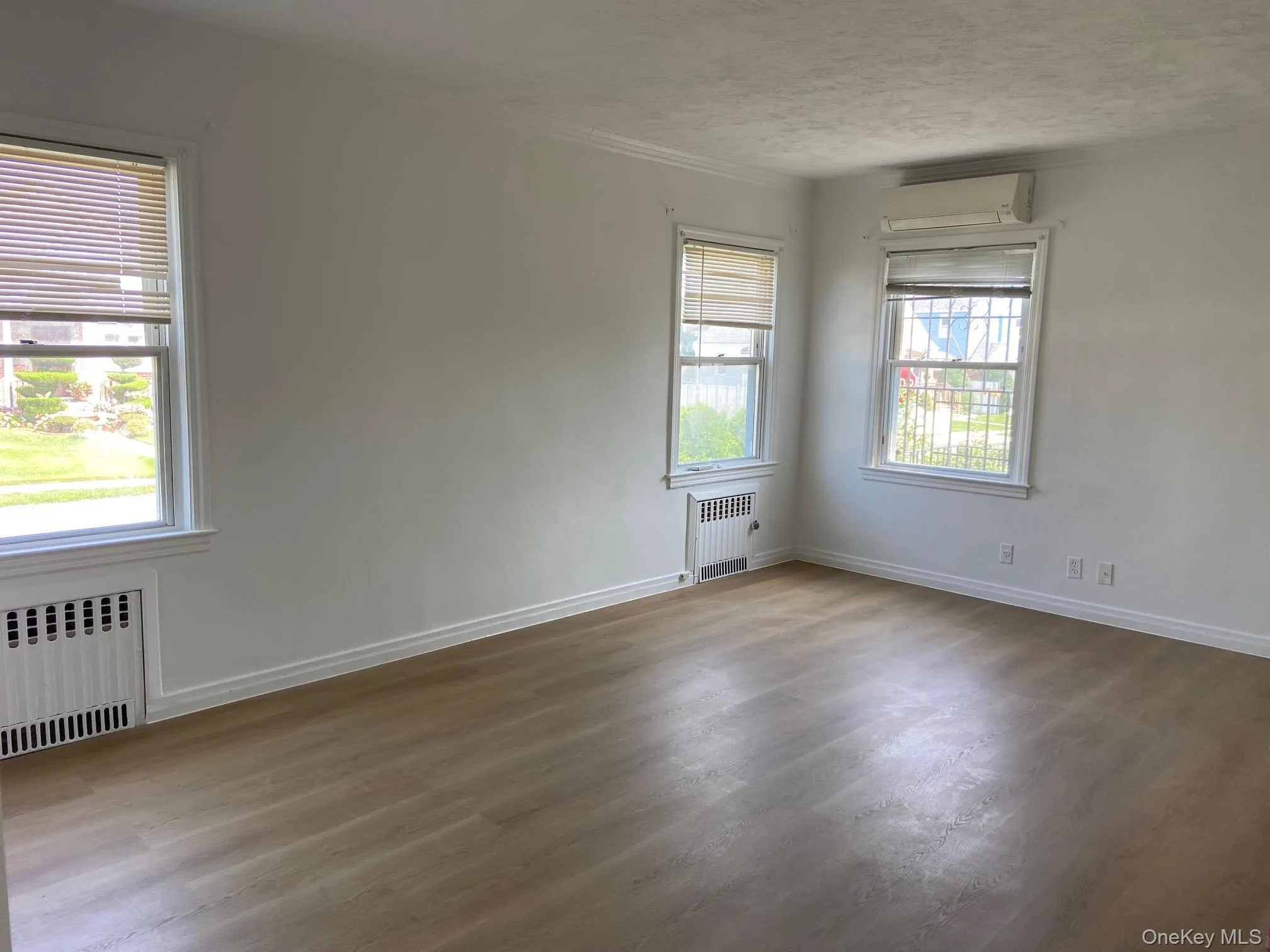 25119 86th Avenue, New York, NY, 3 Bedrooms Bedrooms, 7 Rooms Rooms,2 BathroomsBathrooms,Residential,For Rent,86th,0,1037513 25119 86th Avenue, New York, NY, 3 Bedrooms Bedrooms, 7 Rooms Rooms,2 BathroomsBathrooms,Residential,For Rent,86th,0,1037513