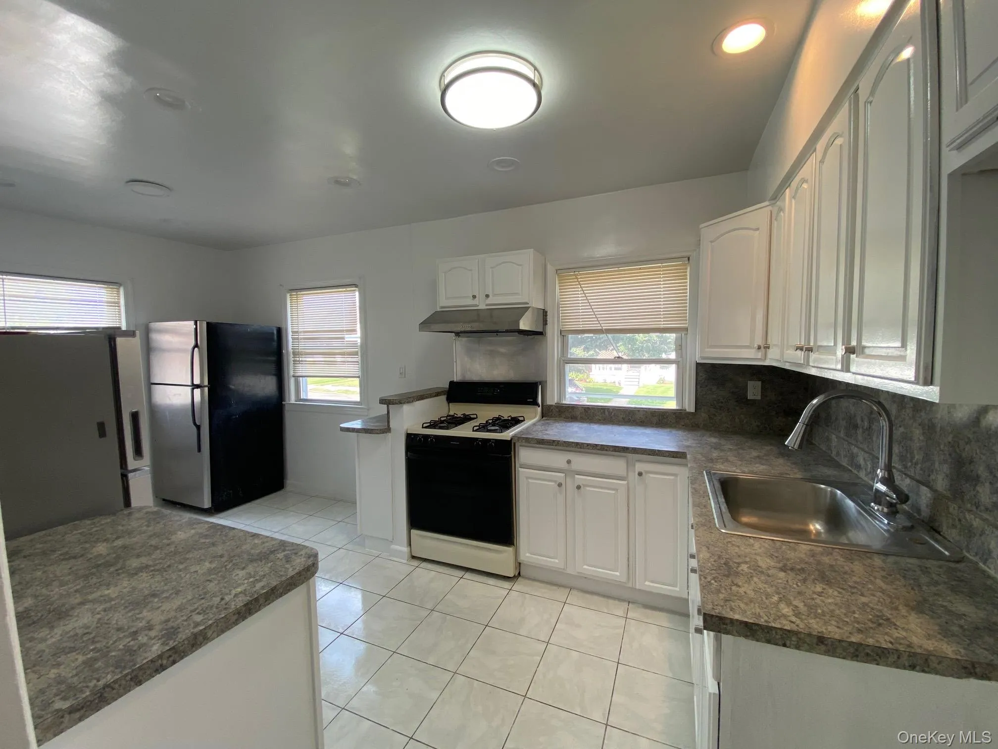 25119 86th Avenue, New York, NY, 3 Bedrooms Bedrooms, 7 Rooms Rooms,2 BathroomsBathrooms,Residential,For Rent,86th,0,1037513 25119 86th Avenue, New York, NY, 3 Bedrooms Bedrooms, 7 Rooms Rooms,2 BathroomsBathrooms,Residential,For Rent,86th,0,1037513