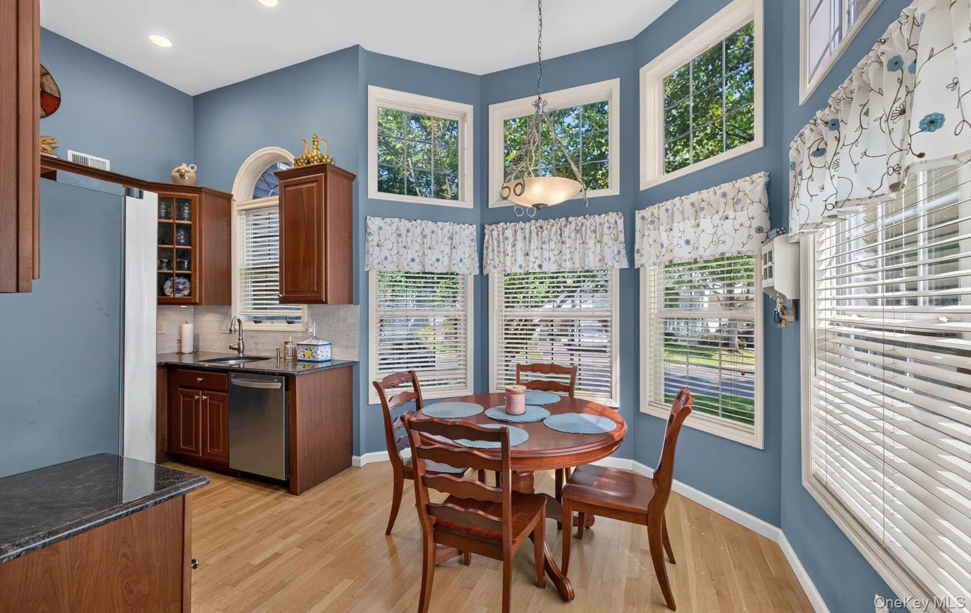 45 Tiffany Way, Smithtown, NY, 3 Bedrooms Bedrooms, 7 Rooms Rooms,2 BathroomsBathrooms,Residential,For Rent,Tiffany,0,1037521 45 Tiffany Way, Smithtown, NY, 3 Bedrooms Bedrooms, 7 Rooms Rooms,2 BathroomsBathrooms,Residential,For Rent,Tiffany,0,1037521