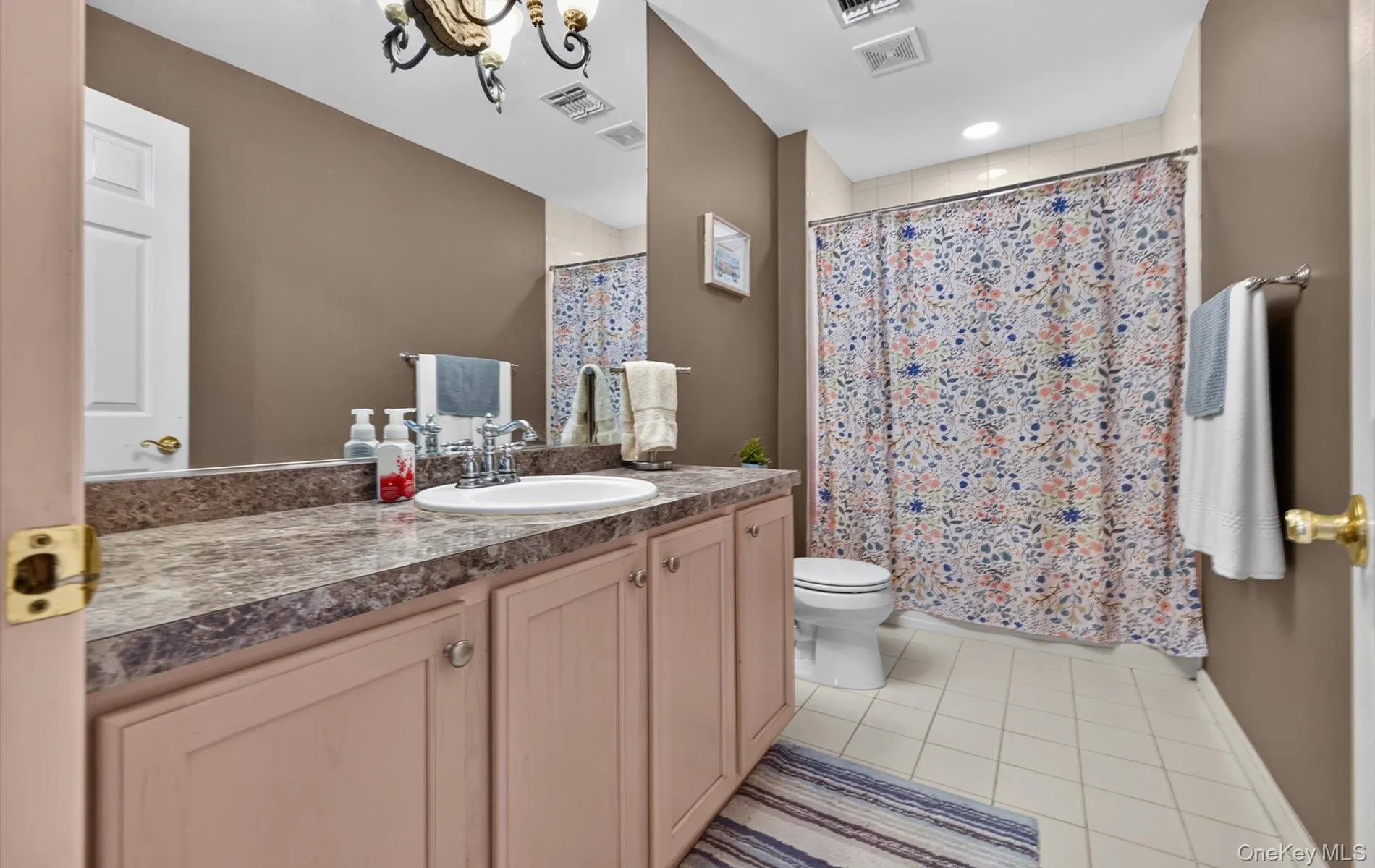 Full Hall Bathroom Second Level Full Hall Bathroom Second Level