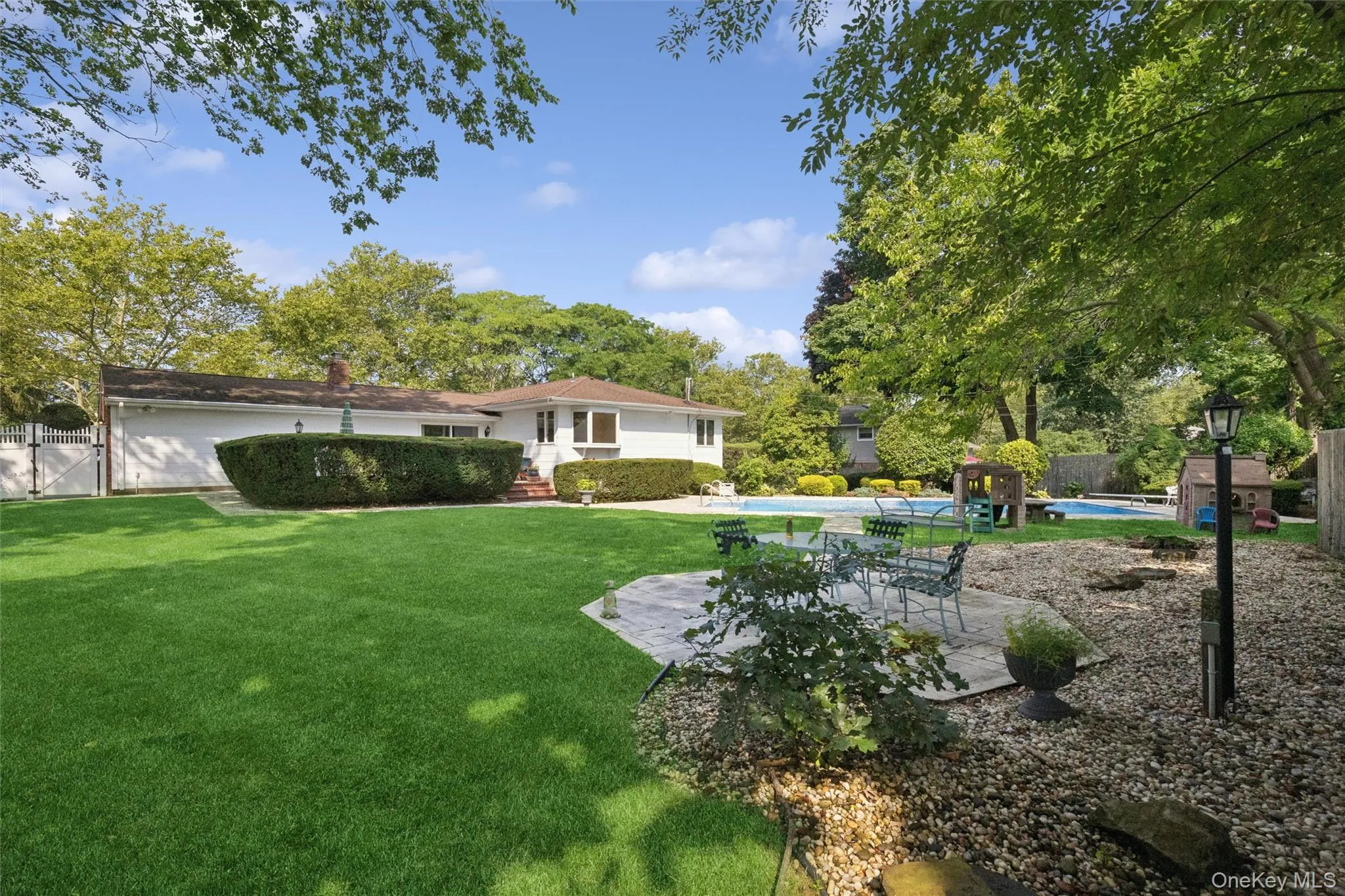 35 Cherrywood Drive, Huntington, NY, 3 Bedrooms Bedrooms, 6 Rooms Rooms,2 BathroomsBathrooms,Residential,For Rent,Cherrywood,0,1037523 35 Cherrywood Drive, Huntington, NY, 3 Bedrooms Bedrooms, 6 Rooms Rooms,2 BathroomsBathrooms,Residential,For Rent,Cherrywood,0,1037523