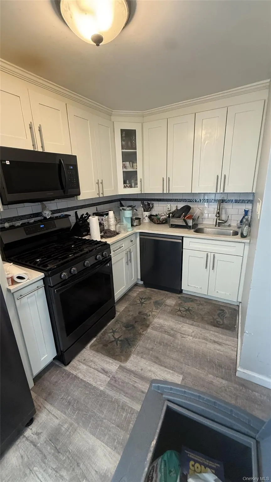 42 14th Road, New York, NY, 3 Bedrooms Bedrooms, 7 Rooms Rooms,1 BathroomBathrooms,Residential,For Rent,14th,0,1037527 42 14th Road, New York, NY, 3 Bedrooms Bedrooms, 7 Rooms Rooms,1 BathroomBathrooms,Residential,For Rent,14th,0,1037527