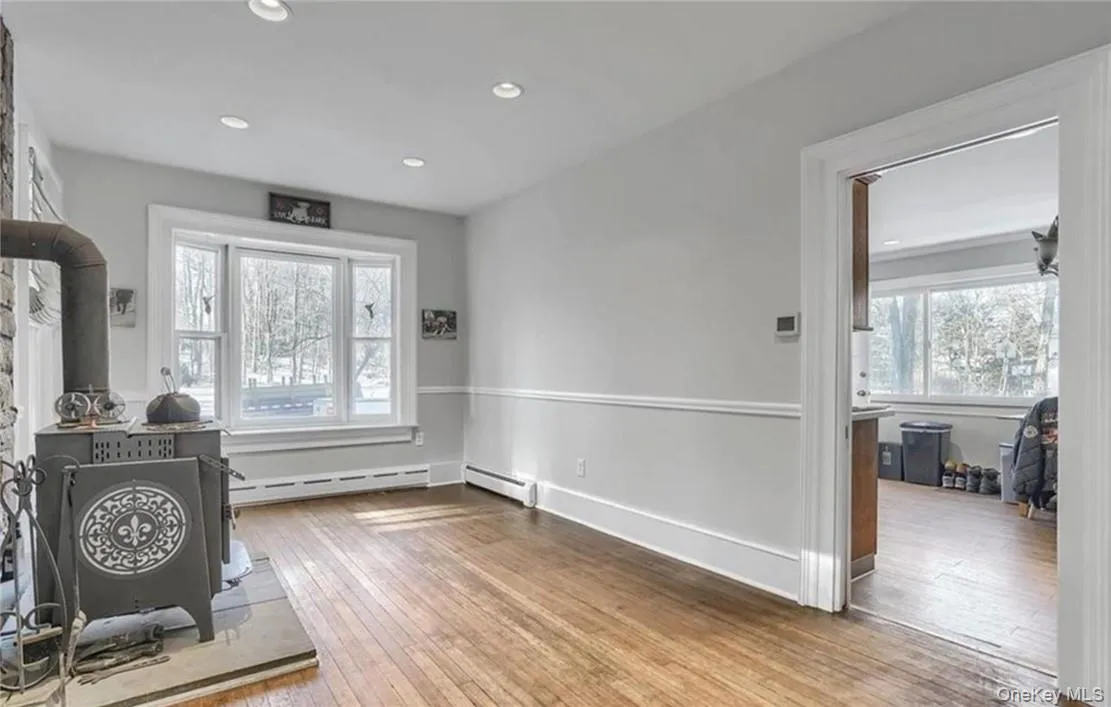 30 Montebello Road, Ramapo, NY, 2 Bedrooms Bedrooms, 7 Rooms Rooms,1 BathroomBathrooms,Residential Lease,For Rent,Montebello,0,1037529 30 Montebello Road, Ramapo, NY, 2 Bedrooms Bedrooms, 7 Rooms Rooms,1 BathroomBathrooms,Residential Lease,For Rent,Montebello,0,1037529