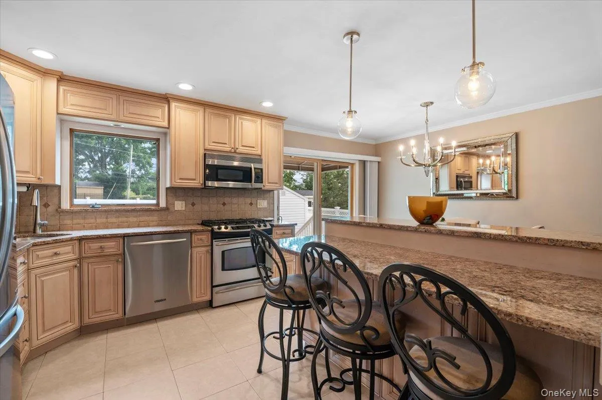 38 Briarwood Lane, Oyster Bay, NY, 3 Bedrooms Bedrooms, 7 Rooms Rooms,2 BathroomsBathrooms,Residential,For Rent,Briarwood,0,1037534 38 Briarwood Lane, Oyster Bay, NY, 3 Bedrooms Bedrooms, 7 Rooms Rooms,2 BathroomsBathrooms,Residential,For Rent,Briarwood,0,1037534