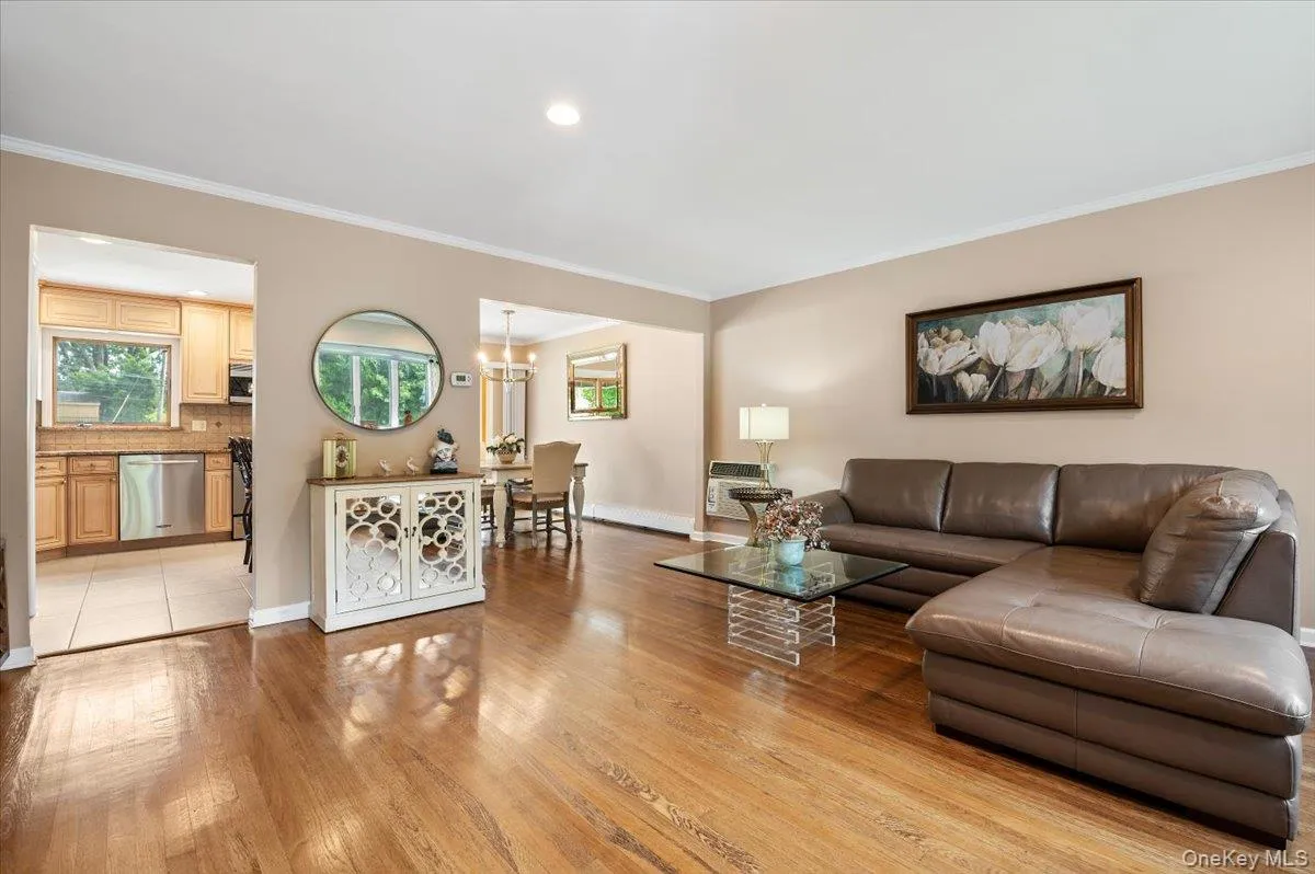 38 Briarwood Lane, Oyster Bay, NY, 3 Bedrooms Bedrooms, 7 Rooms Rooms,2 BathroomsBathrooms,Residential,For Rent,Briarwood,0,1037534 38 Briarwood Lane, Oyster Bay, NY, 3 Bedrooms Bedrooms, 7 Rooms Rooms,2 BathroomsBathrooms,Residential,For Rent,Briarwood,0,1037534