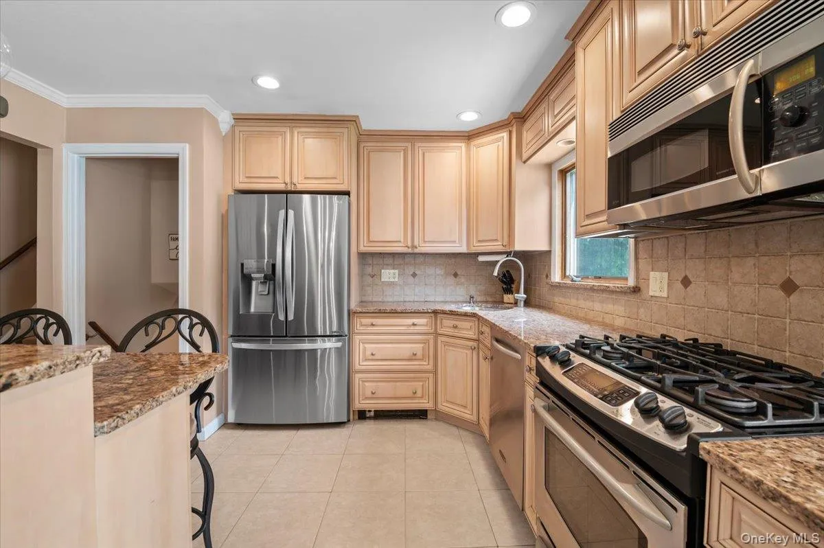 38 Briarwood Lane, Oyster Bay, NY, 3 Bedrooms Bedrooms, 7 Rooms Rooms,2 BathroomsBathrooms,Residential,For Rent,Briarwood,0,1037534 38 Briarwood Lane, Oyster Bay, NY, 3 Bedrooms Bedrooms, 7 Rooms Rooms,2 BathroomsBathrooms,Residential,For Rent,Briarwood,0,1037534