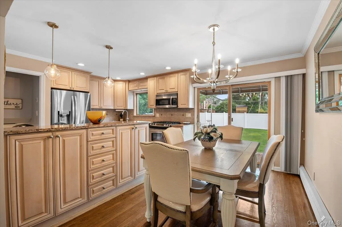 38 Briarwood Lane, Oyster Bay, NY, 3 Bedrooms Bedrooms, 7 Rooms Rooms,2 BathroomsBathrooms,Residential,For Rent,Briarwood,0,1037534 38 Briarwood Lane, Oyster Bay, NY, 3 Bedrooms Bedrooms, 7 Rooms Rooms,2 BathroomsBathrooms,Residential,For Rent,Briarwood,0,1037534