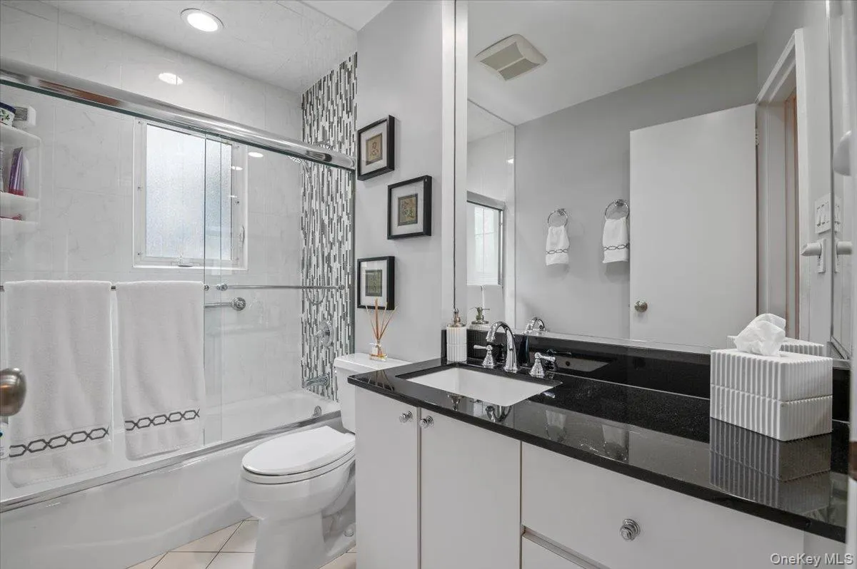 38 Briarwood Lane, Oyster Bay, NY, 3 Bedrooms Bedrooms, 7 Rooms Rooms,2 BathroomsBathrooms,Residential,For Rent,Briarwood,0,1037534 38 Briarwood Lane, Oyster Bay, NY, 3 Bedrooms Bedrooms, 7 Rooms Rooms,2 BathroomsBathrooms,Residential,For Rent,Briarwood,0,1037534