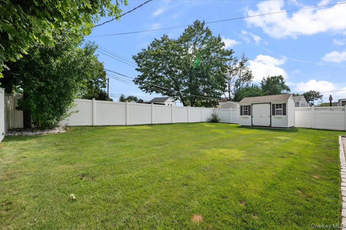 38 Briarwood Lane, Oyster Bay, NY, 3 Bedrooms Bedrooms, 7 Rooms Rooms,2 BathroomsBathrooms,Residential,For Rent,Briarwood,0,1037534 38 Briarwood Lane, Oyster Bay, NY, 3 Bedrooms Bedrooms, 7 Rooms Rooms,2 BathroomsBathrooms,Residential,For Rent,Briarwood,0,1037534