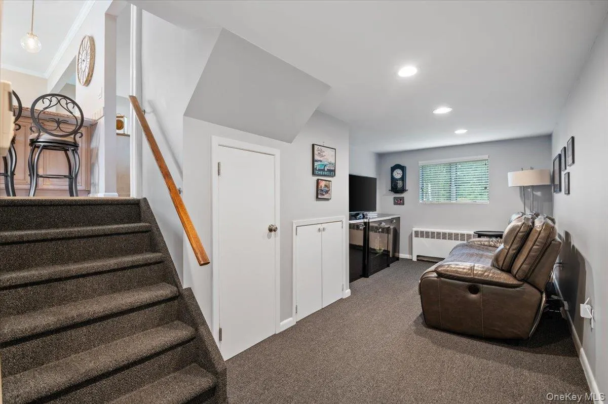 38 Briarwood Lane, Oyster Bay, NY, 3 Bedrooms Bedrooms, 7 Rooms Rooms,2 BathroomsBathrooms,Residential,For Rent,Briarwood,0,1037534 38 Briarwood Lane, Oyster Bay, NY, 3 Bedrooms Bedrooms, 7 Rooms Rooms,2 BathroomsBathrooms,Residential,For Rent,Briarwood,0,1037534