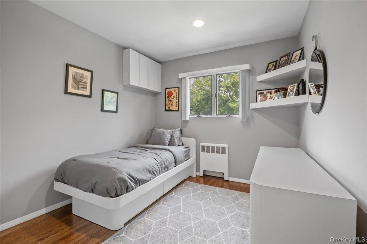 38 Briarwood Lane, Oyster Bay, NY, 3 Bedrooms Bedrooms, 7 Rooms Rooms,2 BathroomsBathrooms,Residential,For Rent,Briarwood,0,1037534 38 Briarwood Lane, Oyster Bay, NY, 3 Bedrooms Bedrooms, 7 Rooms Rooms,2 BathroomsBathrooms,Residential,For Rent,Briarwood,0,1037534