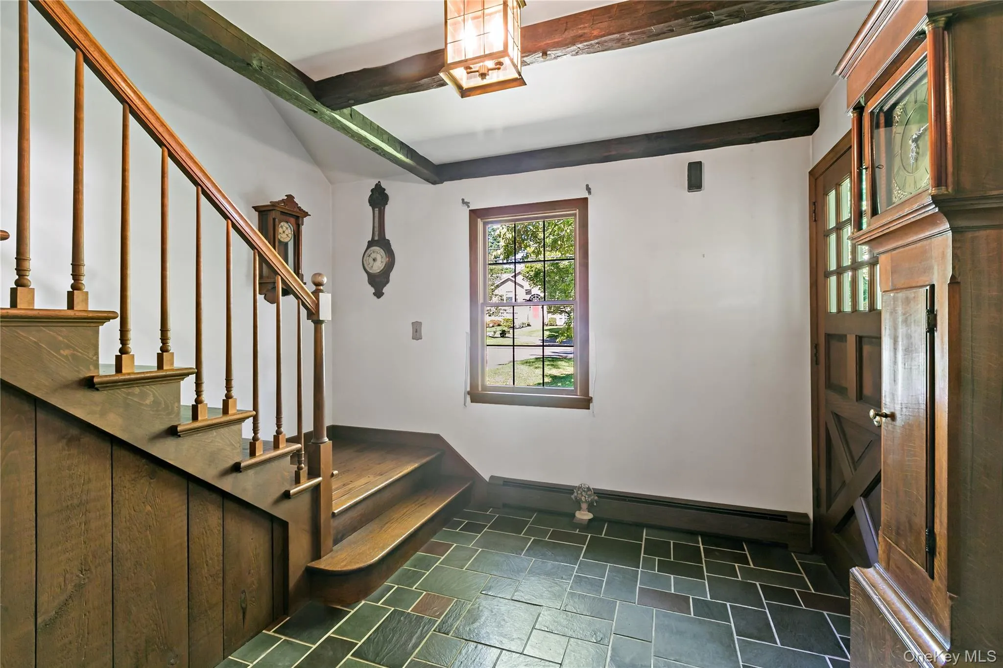 one can also enter the house directly from the formal front door into the living room one can also enter the house directly from the formal front door into the living room