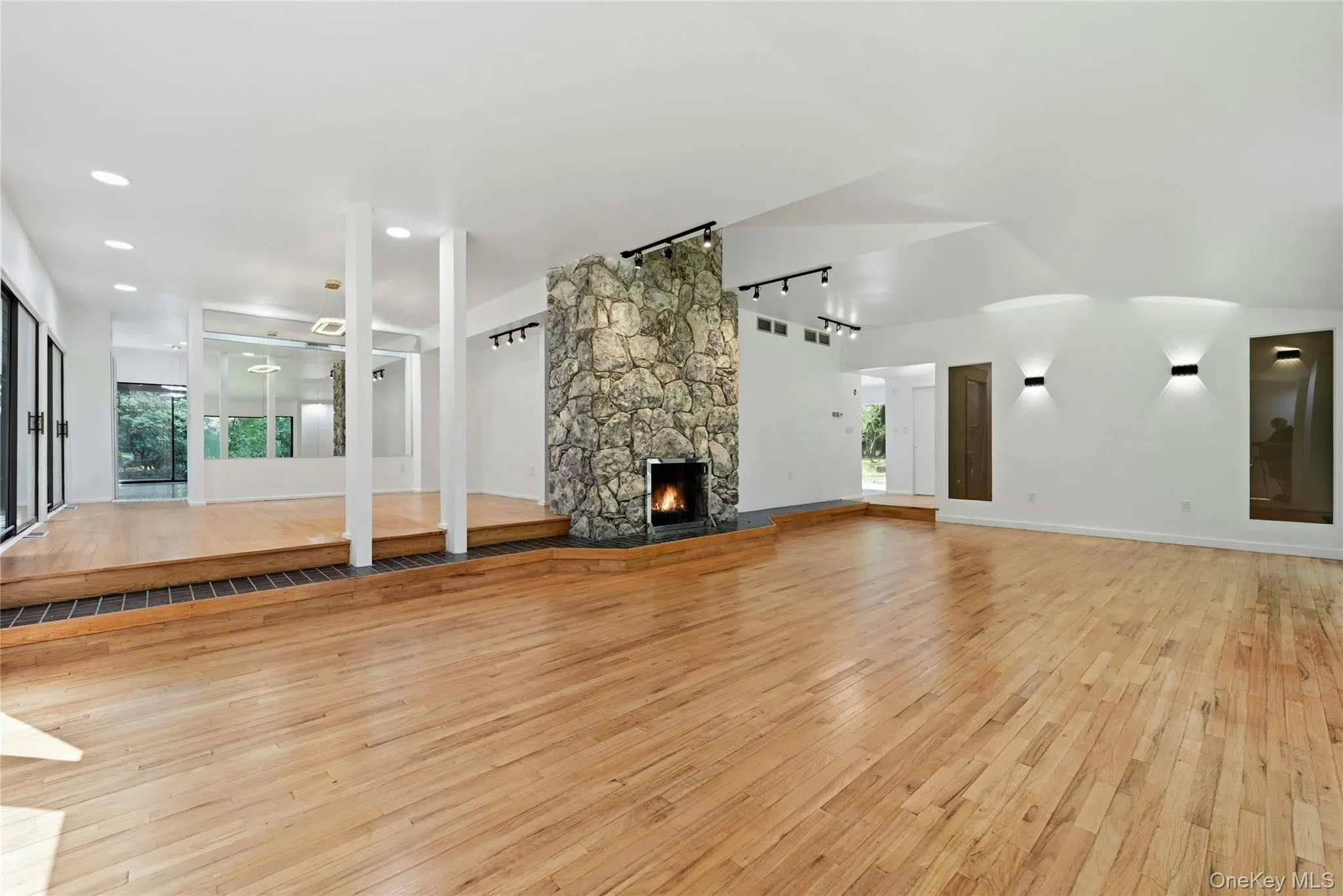 12 Lost Meadow, Brookhaven, NY, 4 Bedrooms Bedrooms, 10 Rooms Rooms,2 BathroomsBathrooms,Residential,For Rent,Lost Meadow,0,1037541 12 Lost Meadow, Brookhaven, NY, 4 Bedrooms Bedrooms, 10 Rooms Rooms,2 BathroomsBathrooms,Residential,For Rent,Lost Meadow,0,1037541
