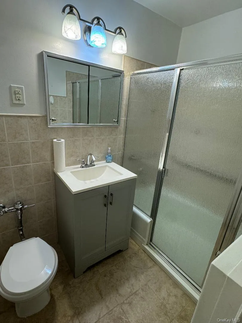 153-25 88th Street, New York, NY, 1 Bedroom Bedrooms, 4 Rooms Rooms,1 BathroomBathrooms,Residential,For Rent,88th,0,1037543 153-25 88th Street, New York, NY, 1 Bedroom Bedrooms, 4 Rooms Rooms,1 BathroomBathrooms,Residential,For Rent,88th,0,1037543
