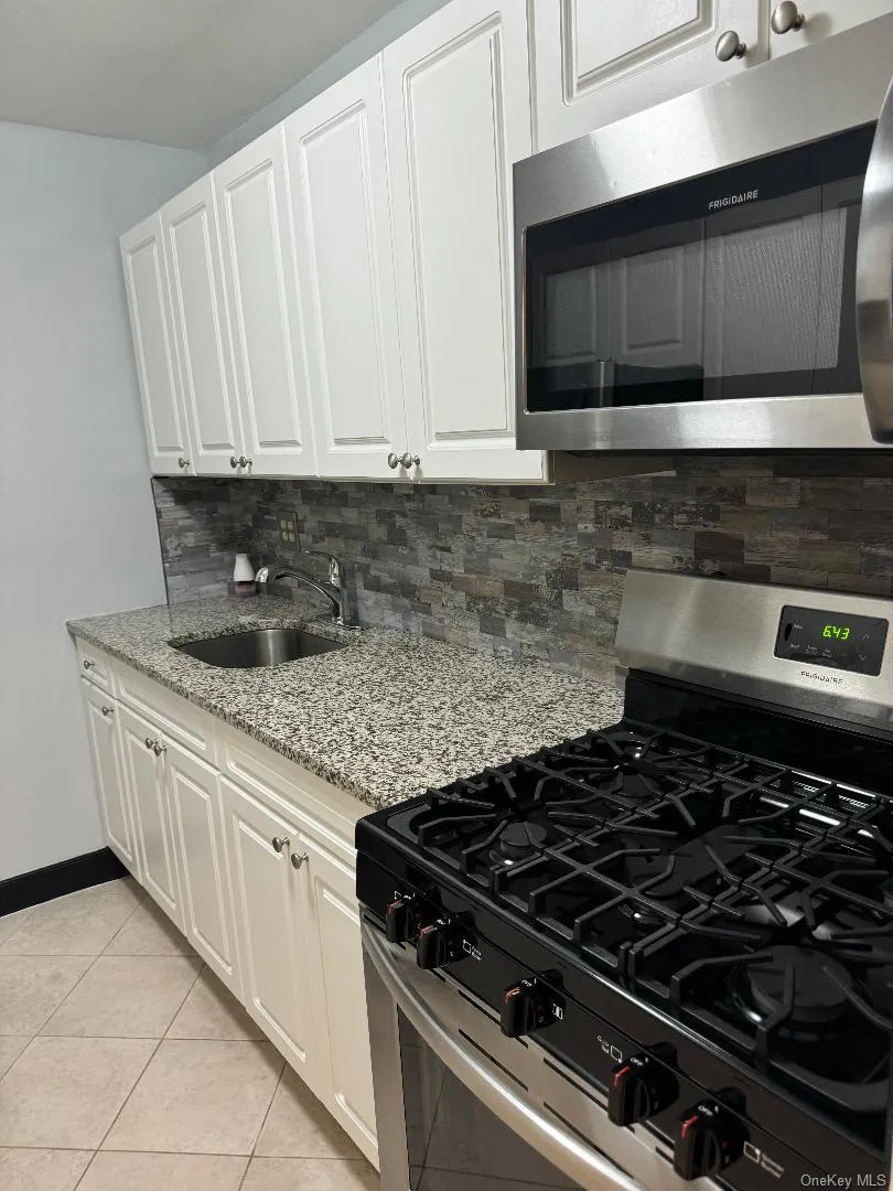 153-25 88th Street, New York, NY, 1 Bedroom Bedrooms, 4 Rooms Rooms,1 BathroomBathrooms,Residential,For Rent,88th,0,1037543 153-25 88th Street, New York, NY, 1 Bedroom Bedrooms, 4 Rooms Rooms,1 BathroomBathrooms,Residential,For Rent,88th,0,1037543