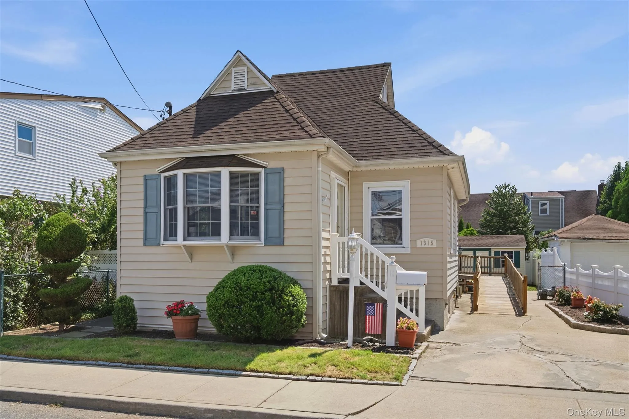 1315 Scimitar Avenue, Hempstead, NY, 1 Bedroom Bedrooms, 4 Rooms Rooms,1 BathroomBathrooms,Residential,For Rent,Scimitar,0,1037549 1315 Scimitar Avenue, Hempstead, NY, 1 Bedroom Bedrooms, 4 Rooms Rooms,1 BathroomBathrooms,Residential,For Rent,Scimitar,0,1037549