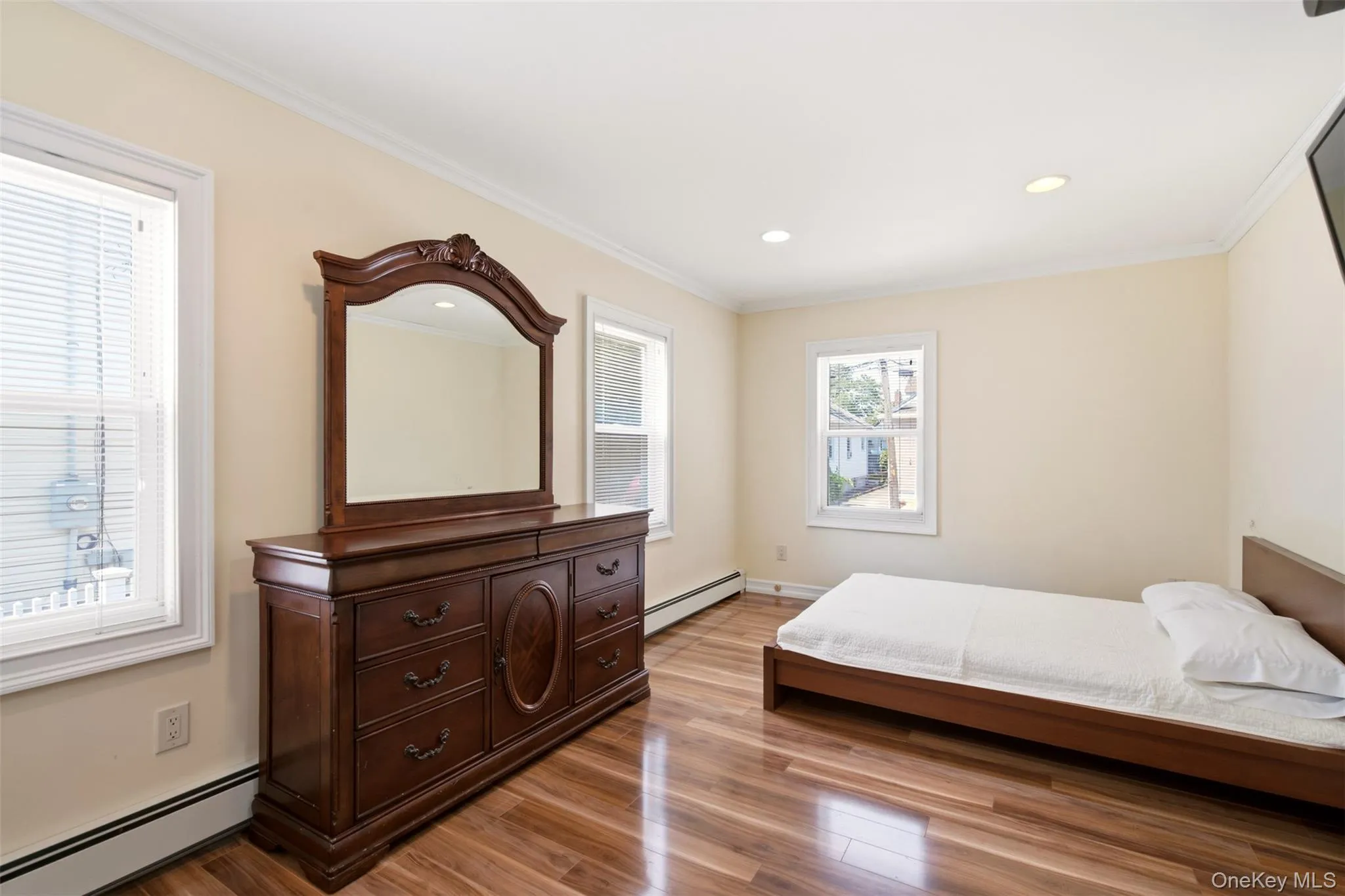 1315 Scimitar Avenue, Hempstead, NY, 1 Bedroom Bedrooms, 4 Rooms Rooms,1 BathroomBathrooms,Residential,For Rent,Scimitar,0,1037549 1315 Scimitar Avenue, Hempstead, NY, 1 Bedroom Bedrooms, 4 Rooms Rooms,1 BathroomBathrooms,Residential,For Rent,Scimitar,0,1037549