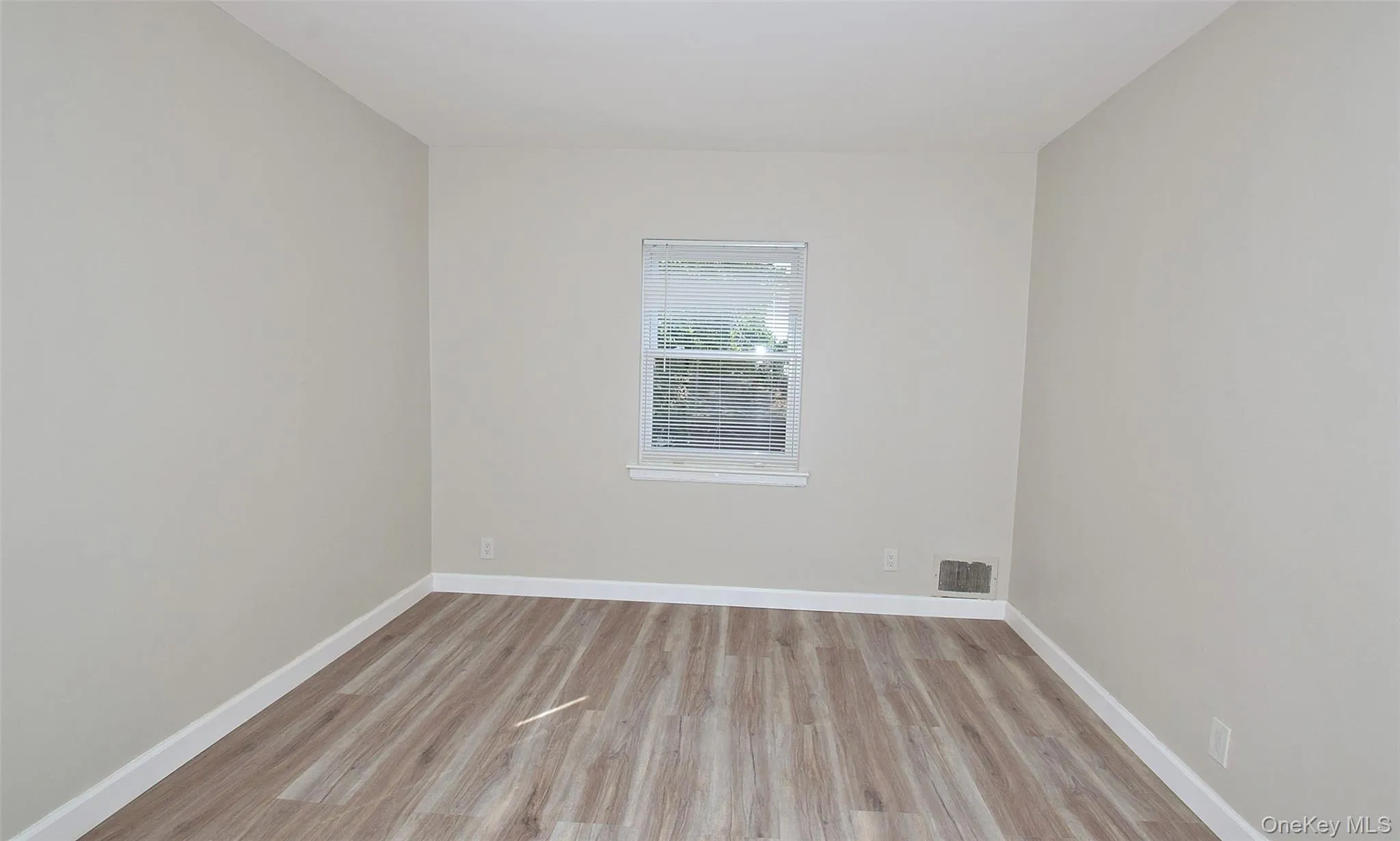 7336 197th Street, New York, NY, 2 Bedrooms Bedrooms, 6 Rooms Rooms,1 BathroomBathrooms,Residential Lease,For Rent,197th,0,1037551 7336 197th Street, New York, NY, 2 Bedrooms Bedrooms, 6 Rooms Rooms,1 BathroomBathrooms,Residential Lease,For Rent,197th,0,1037551