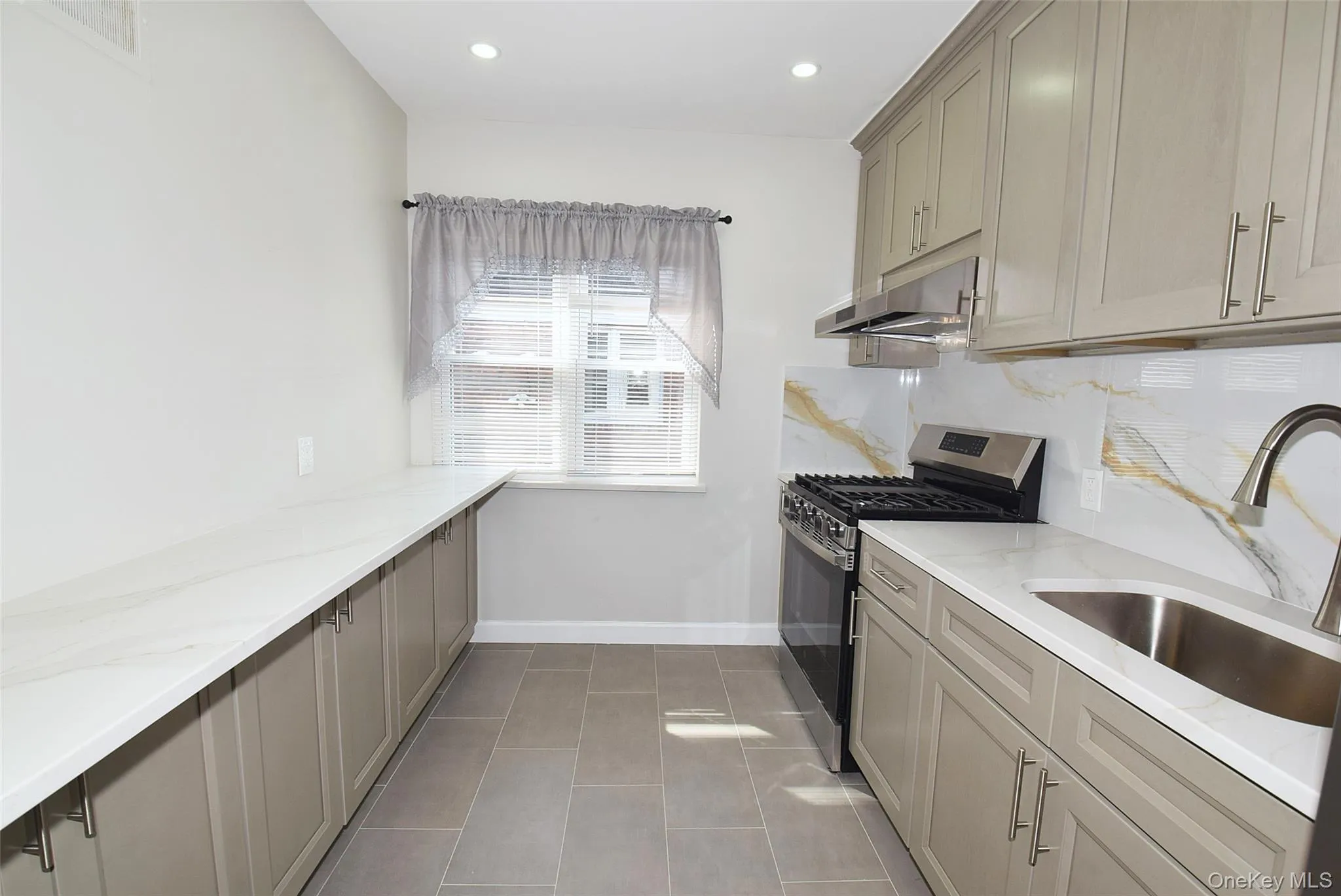7336 197th Street, New York, NY, 2 Bedrooms Bedrooms, 6 Rooms Rooms,1 BathroomBathrooms,Residential Lease,For Rent,197th,0,1037551 7336 197th Street, New York, NY, 2 Bedrooms Bedrooms, 6 Rooms Rooms,1 BathroomBathrooms,Residential Lease,For Rent,197th,0,1037551
