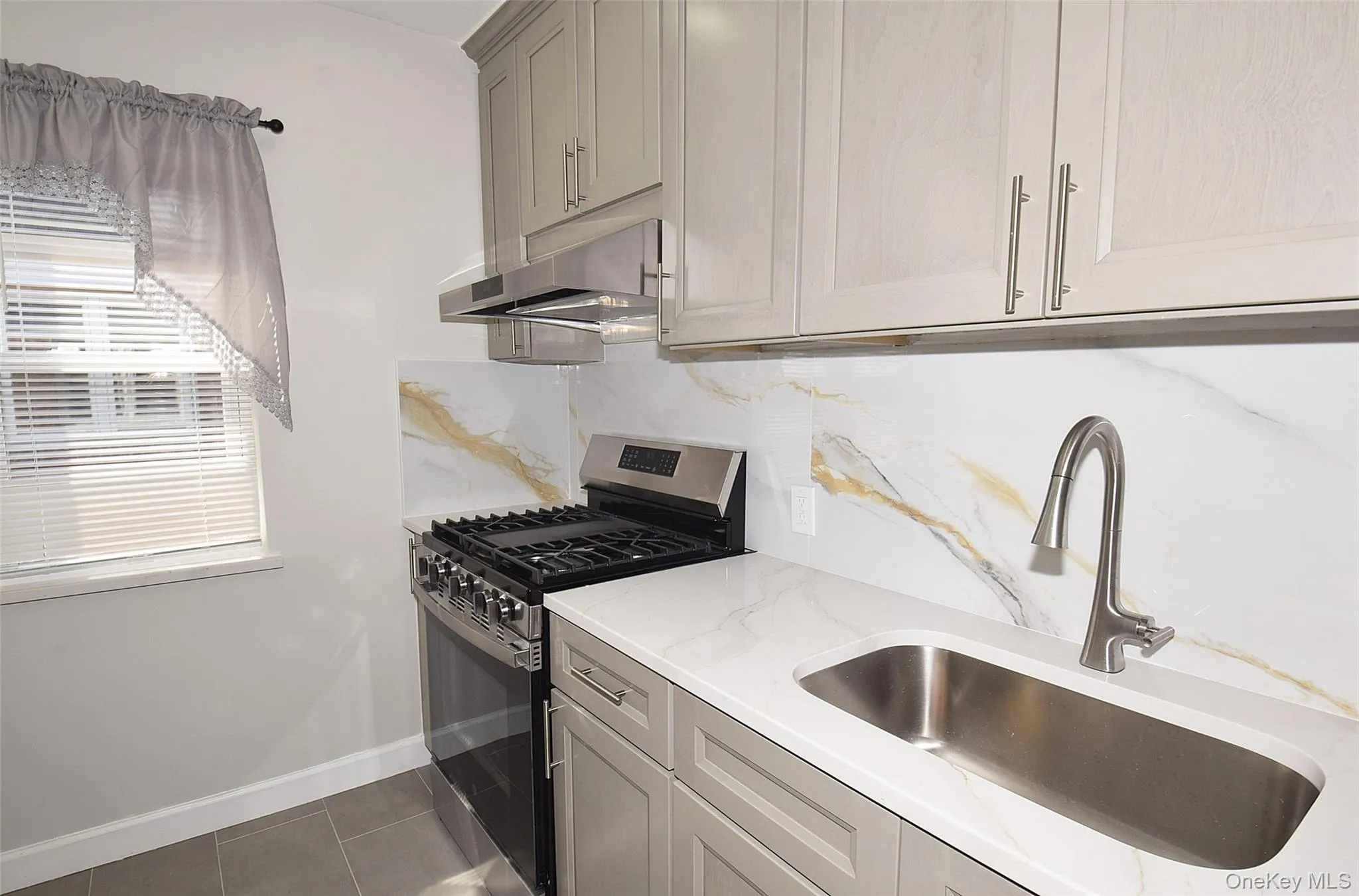 7336 197th Street, New York, NY, 2 Bedrooms Bedrooms, 6 Rooms Rooms,1 BathroomBathrooms,Residential Lease,For Rent,197th,0,1037551 7336 197th Street, New York, NY, 2 Bedrooms Bedrooms, 6 Rooms Rooms,1 BathroomBathrooms,Residential Lease,For Rent,197th,0,1037551