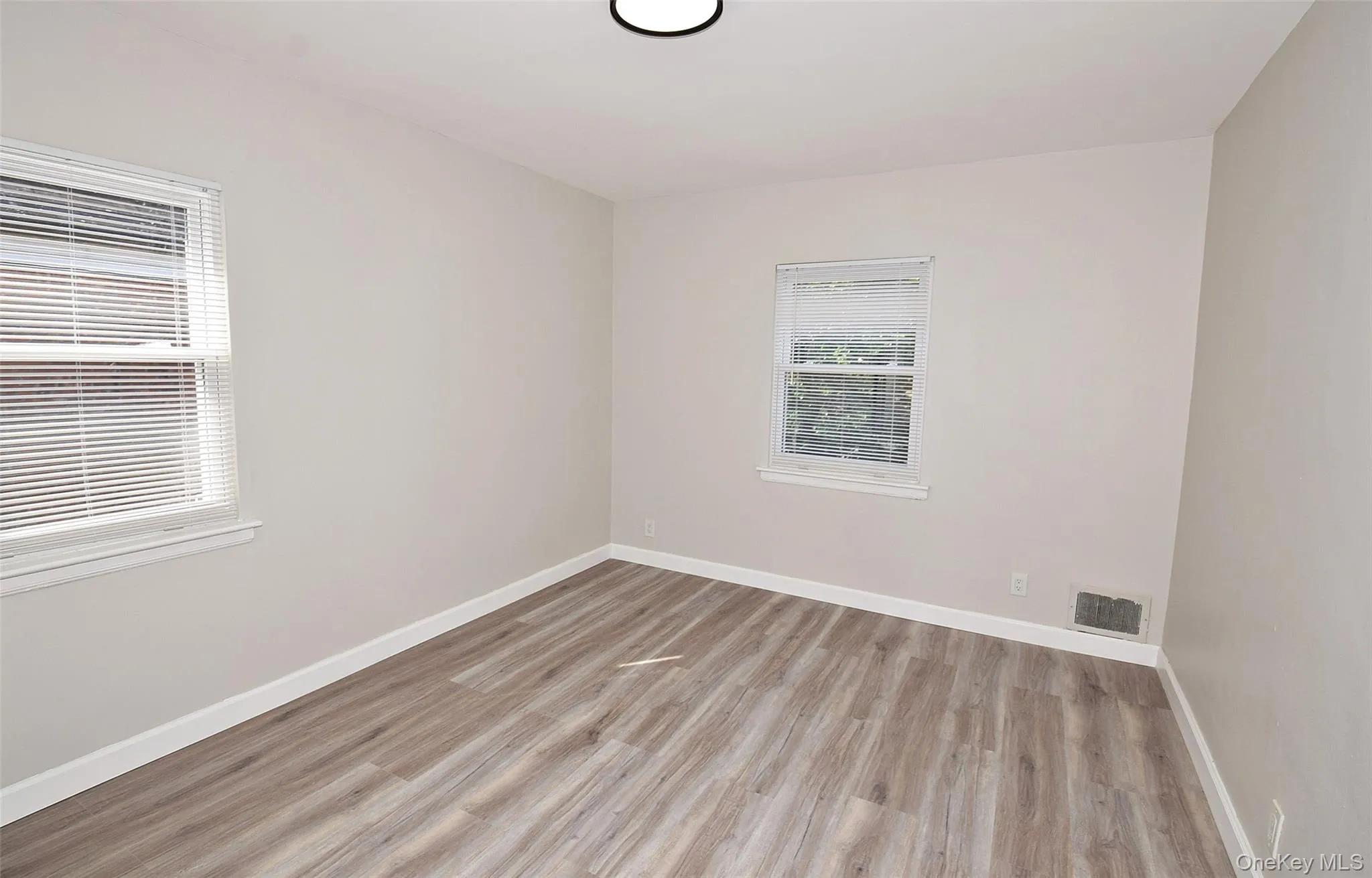 7336 197th Street, New York, NY, 2 Bedrooms Bedrooms, 6 Rooms Rooms,1 BathroomBathrooms,Residential Lease,For Rent,197th,0,1037551 7336 197th Street, New York, NY, 2 Bedrooms Bedrooms, 6 Rooms Rooms,1 BathroomBathrooms,Residential Lease,For Rent,197th,0,1037551