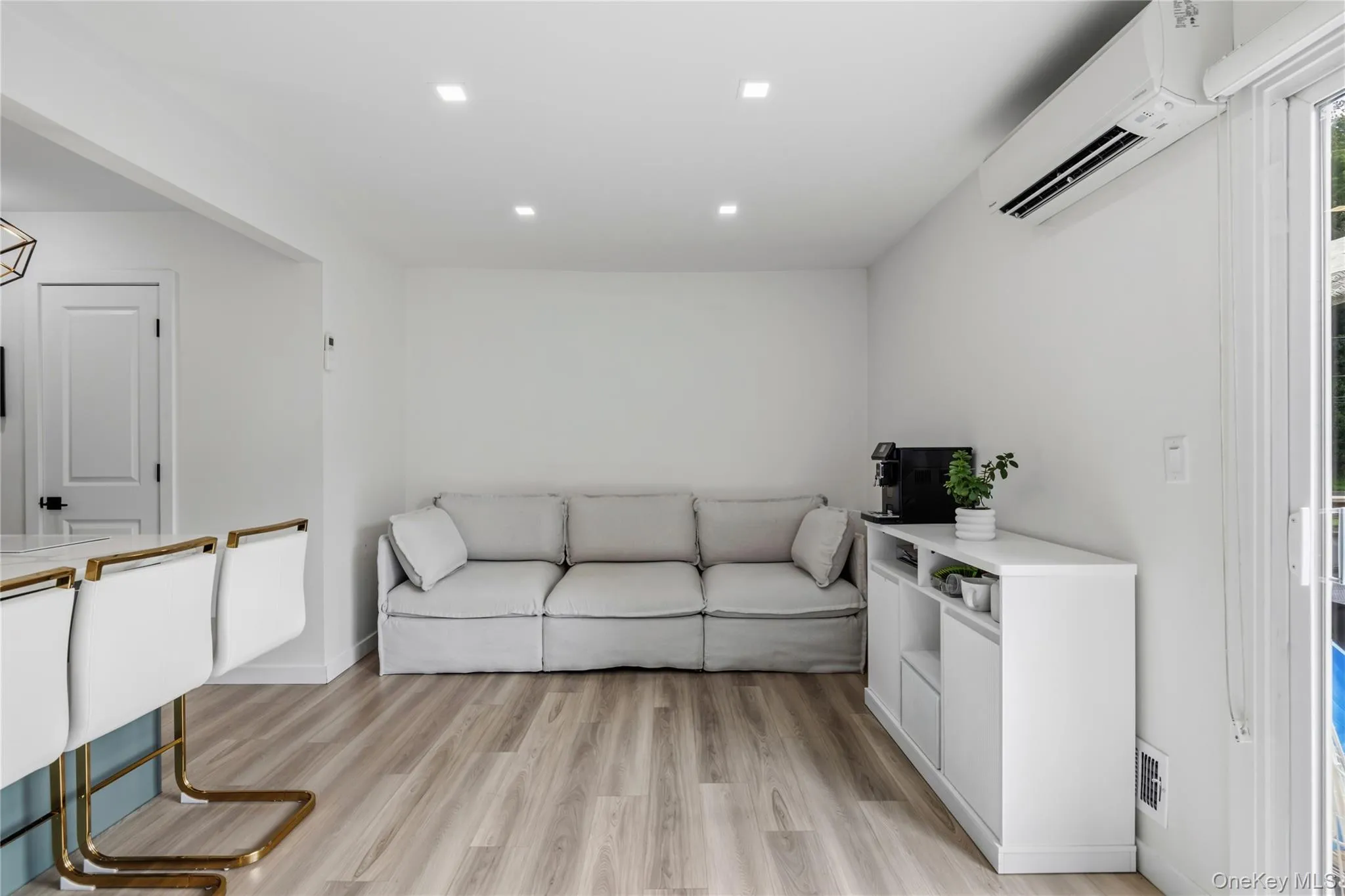 Living Area Living Area