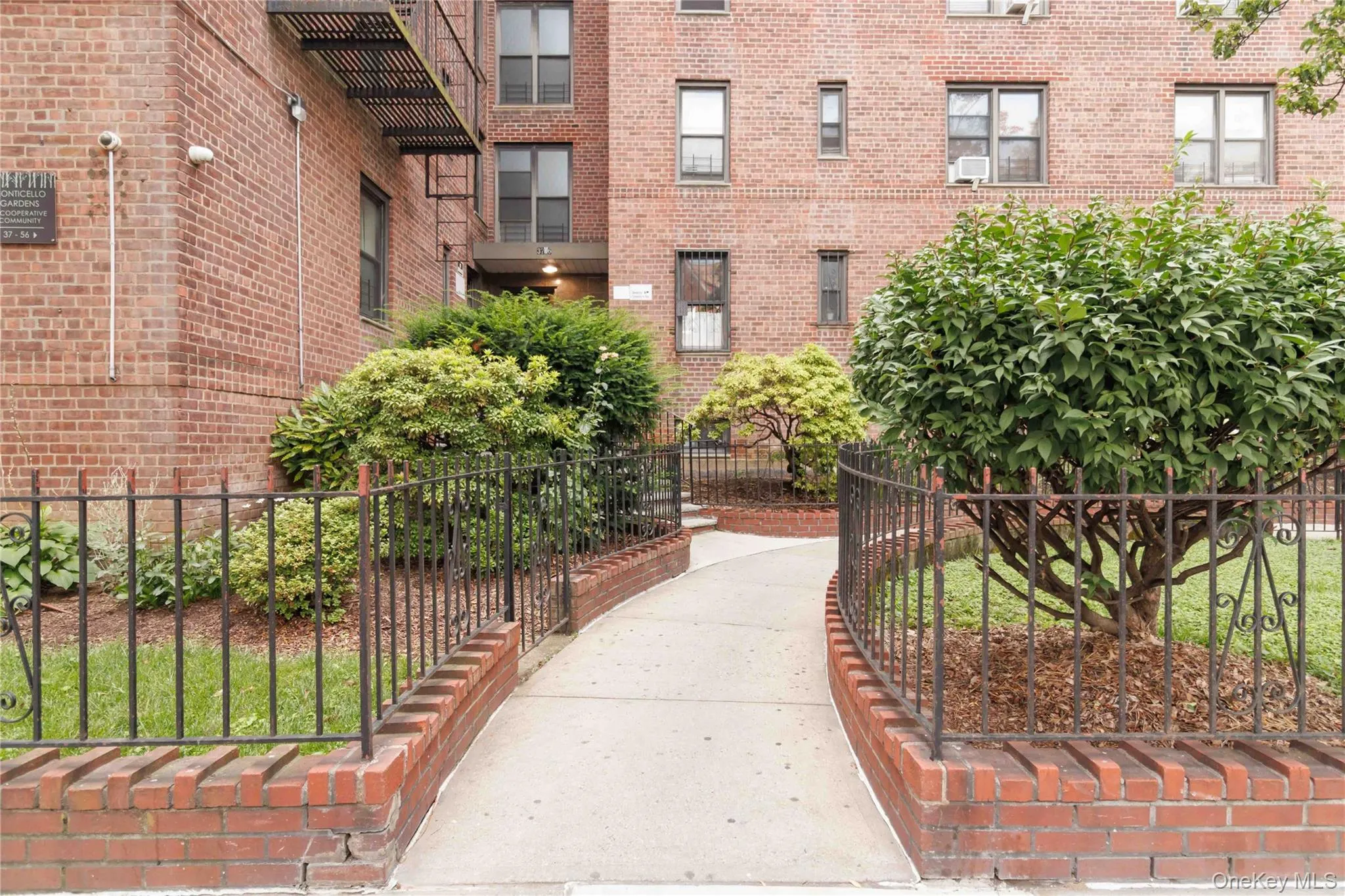 37-56 87th Street, New York, NY, 1 Bedroom Bedrooms, 3 Rooms Rooms,1 BathroomBathrooms,Residential,For Rent,87th,0,1037570 37-56 87th Street, New York, NY, 1 Bedroom Bedrooms, 3 Rooms Rooms,1 BathroomBathrooms,Residential,For Rent,87th,0,1037570