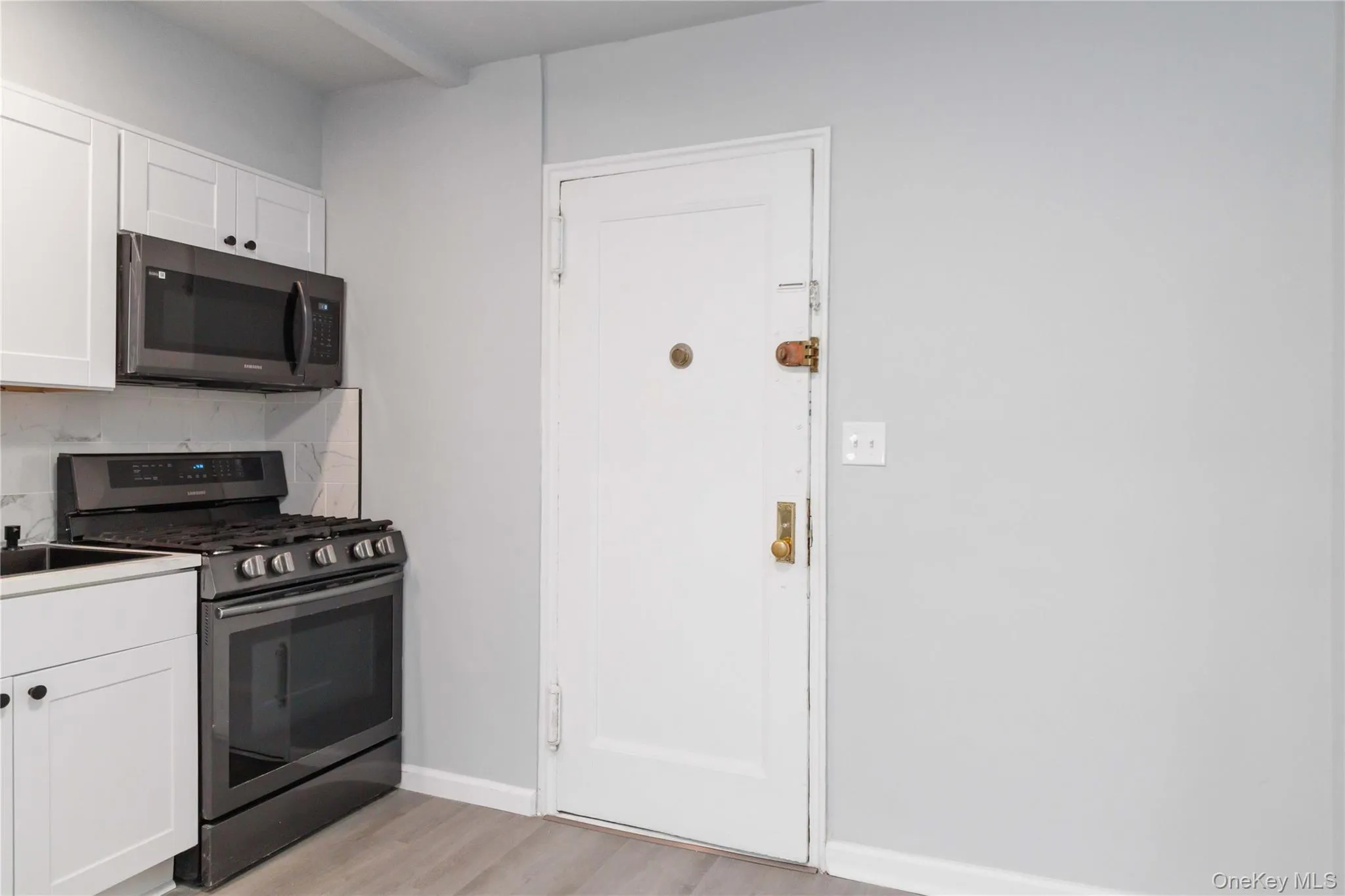 37-56 87th Street, New York, NY, 1 Bedroom Bedrooms, 3 Rooms Rooms,1 BathroomBathrooms,Residential,For Rent,87th,0,1037570 37-56 87th Street, New York, NY, 1 Bedroom Bedrooms, 3 Rooms Rooms,1 BathroomBathrooms,Residential,For Rent,87th,0,1037570