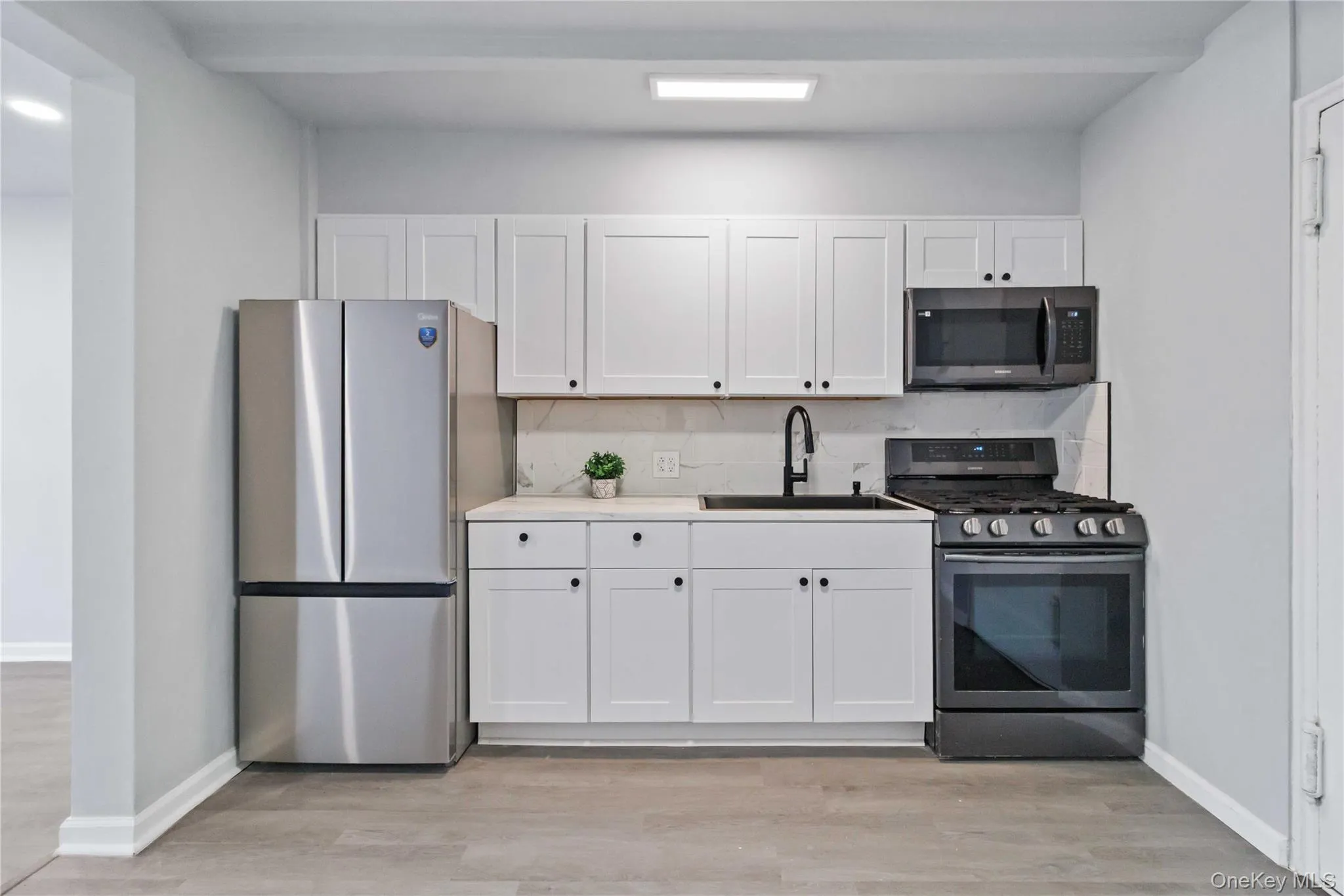 37-56 87th Street, New York, NY, 1 Bedroom Bedrooms, 3 Rooms Rooms,1 BathroomBathrooms,Residential,For Rent,87th,0,1037570 37-56 87th Street, New York, NY, 1 Bedroom Bedrooms, 3 Rooms Rooms,1 BathroomBathrooms,Residential,For Rent,87th,0,1037570