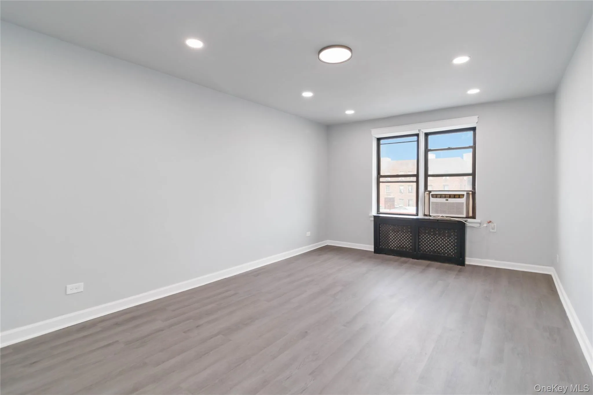 37-56 87th Street, New York, NY, 1 Bedroom Bedrooms, 3 Rooms Rooms,1 BathroomBathrooms,Residential,For Rent,87th,0,1037570 37-56 87th Street, New York, NY, 1 Bedroom Bedrooms, 3 Rooms Rooms,1 BathroomBathrooms,Residential,For Rent,87th,0,1037570