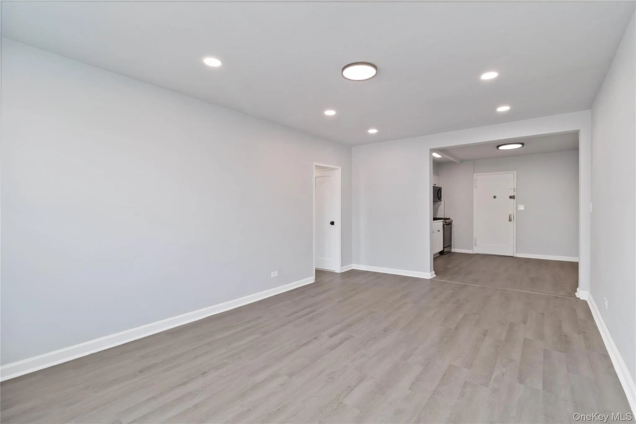 37-56 87th Street, New York, NY, 1 Bedroom Bedrooms, 3 Rooms Rooms,1 BathroomBathrooms,Residential,For Rent,87th,0,1037570 37-56 87th Street, New York, NY, 1 Bedroom Bedrooms, 3 Rooms Rooms,1 BathroomBathrooms,Residential,For Rent,87th,0,1037570