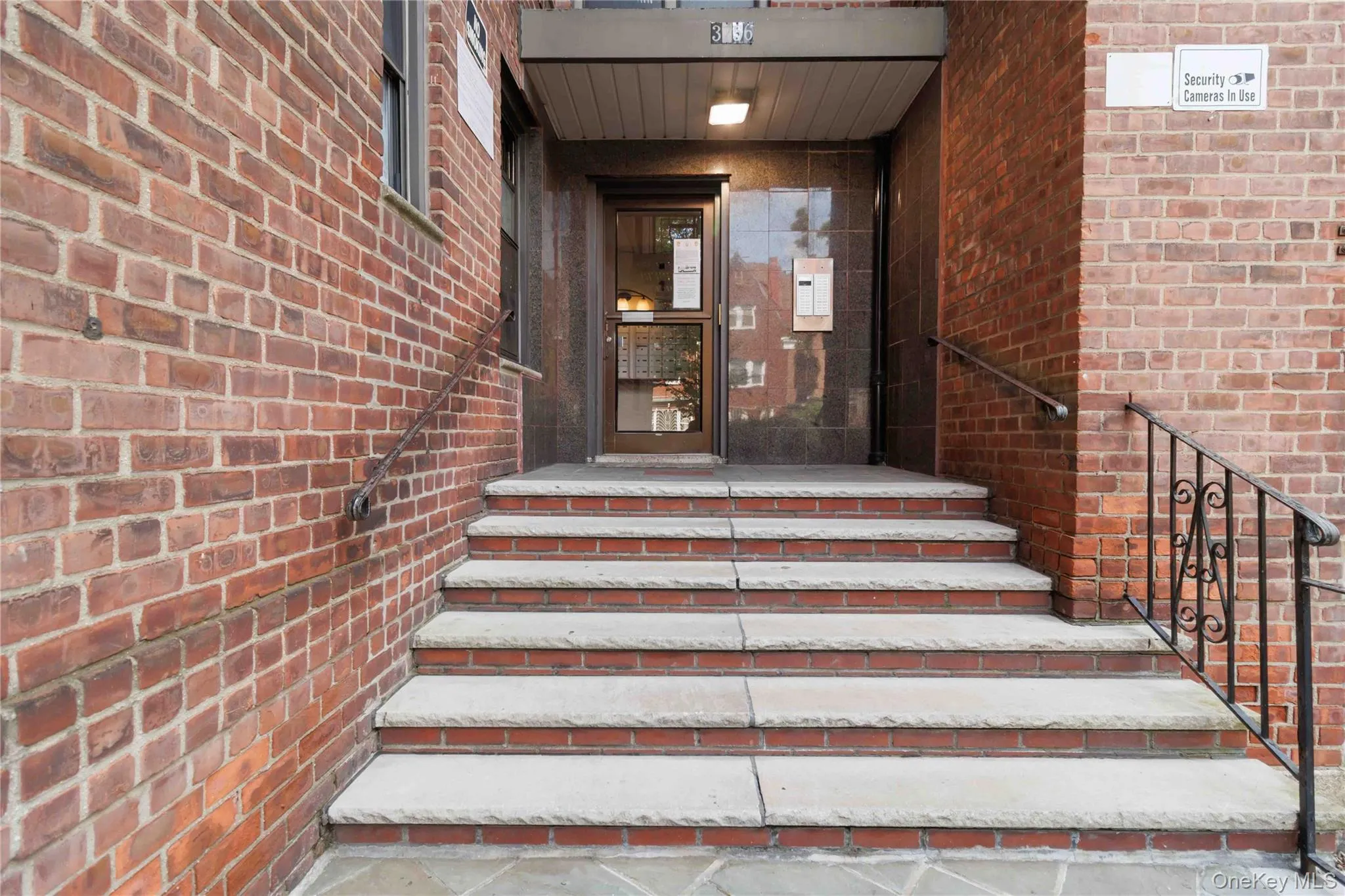 37-56 87th Street, New York, NY, 1 Bedroom Bedrooms, 3 Rooms Rooms,1 BathroomBathrooms,Residential,For Rent,87th,0,1037570 37-56 87th Street, New York, NY, 1 Bedroom Bedrooms, 3 Rooms Rooms,1 BathroomBathrooms,Residential,For Rent,87th,0,1037570